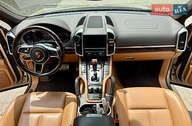 Внедорожник / Кроссовер Porsche Cayenne 2016 в Днепре