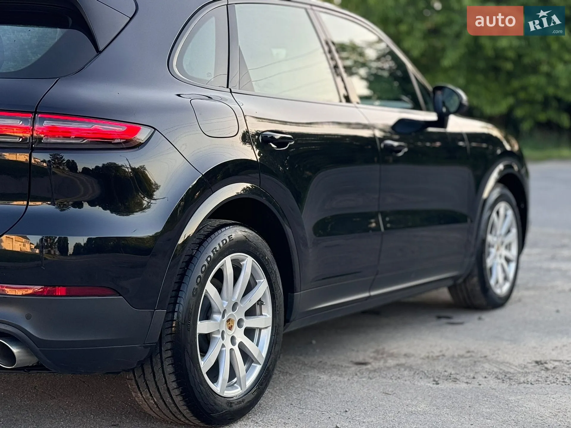 2019 Porsche Cayenne - мініатюра 23