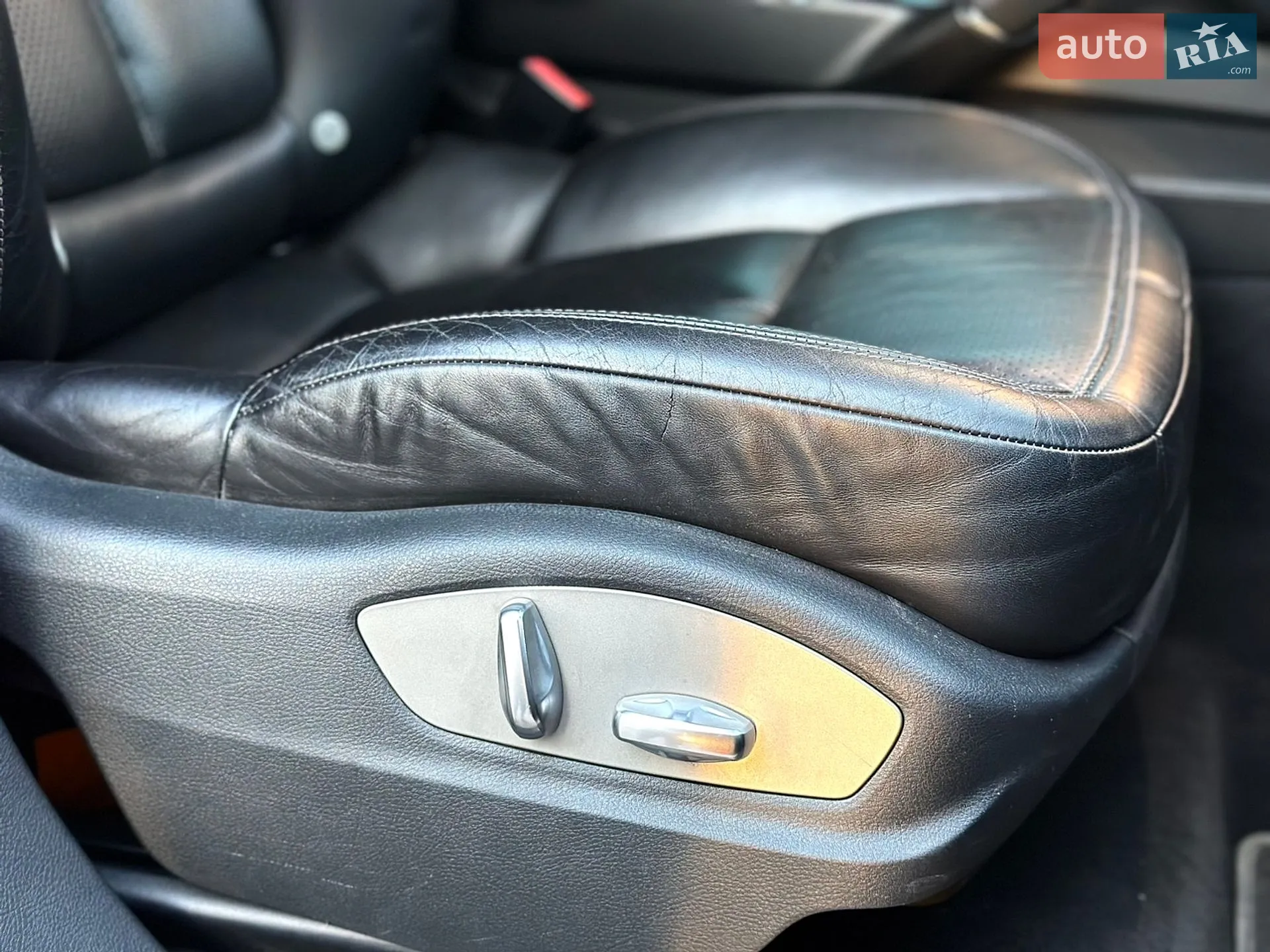 2011 Porsche Cayenne - мініатюра 33