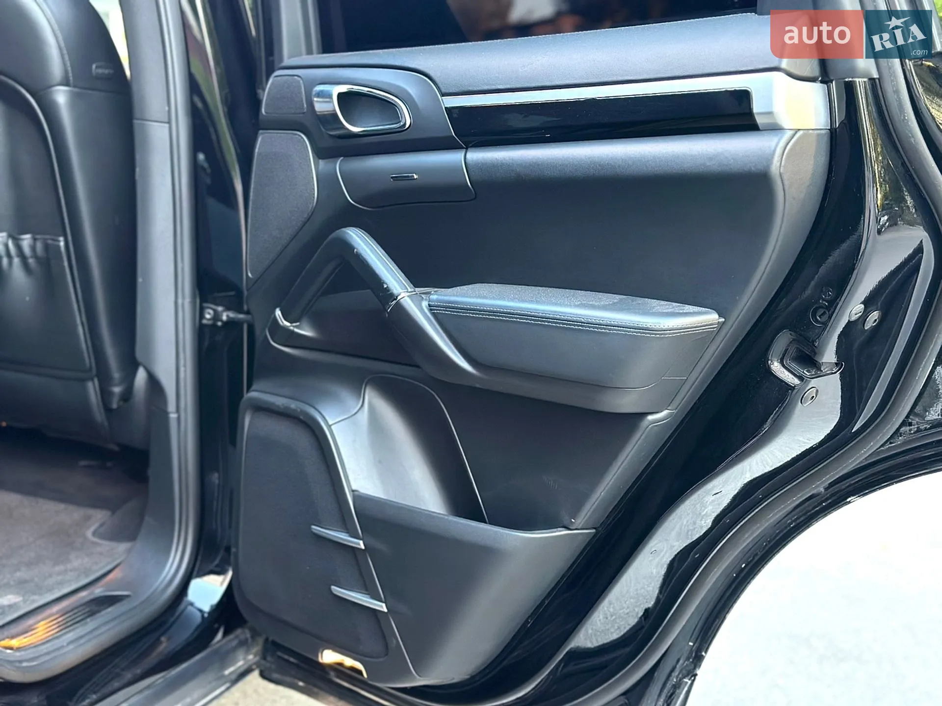 2011 Porsche Cayenne - мініатюра 39