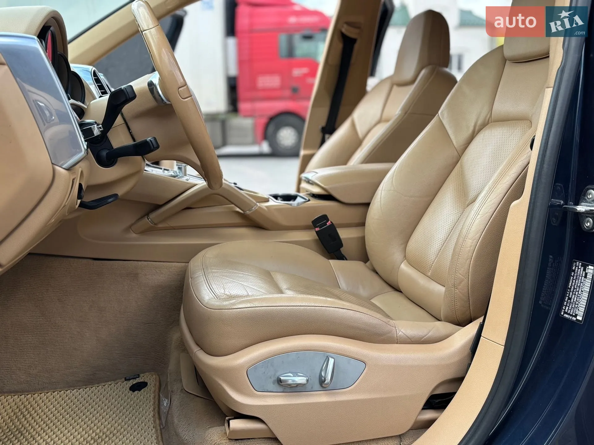 2012 Porsche Cayenne - мініатюра 18