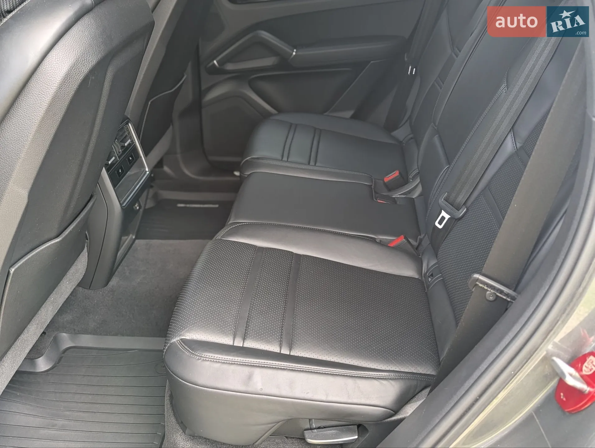 2019 Porsche Cayenne - мініатюра 18
