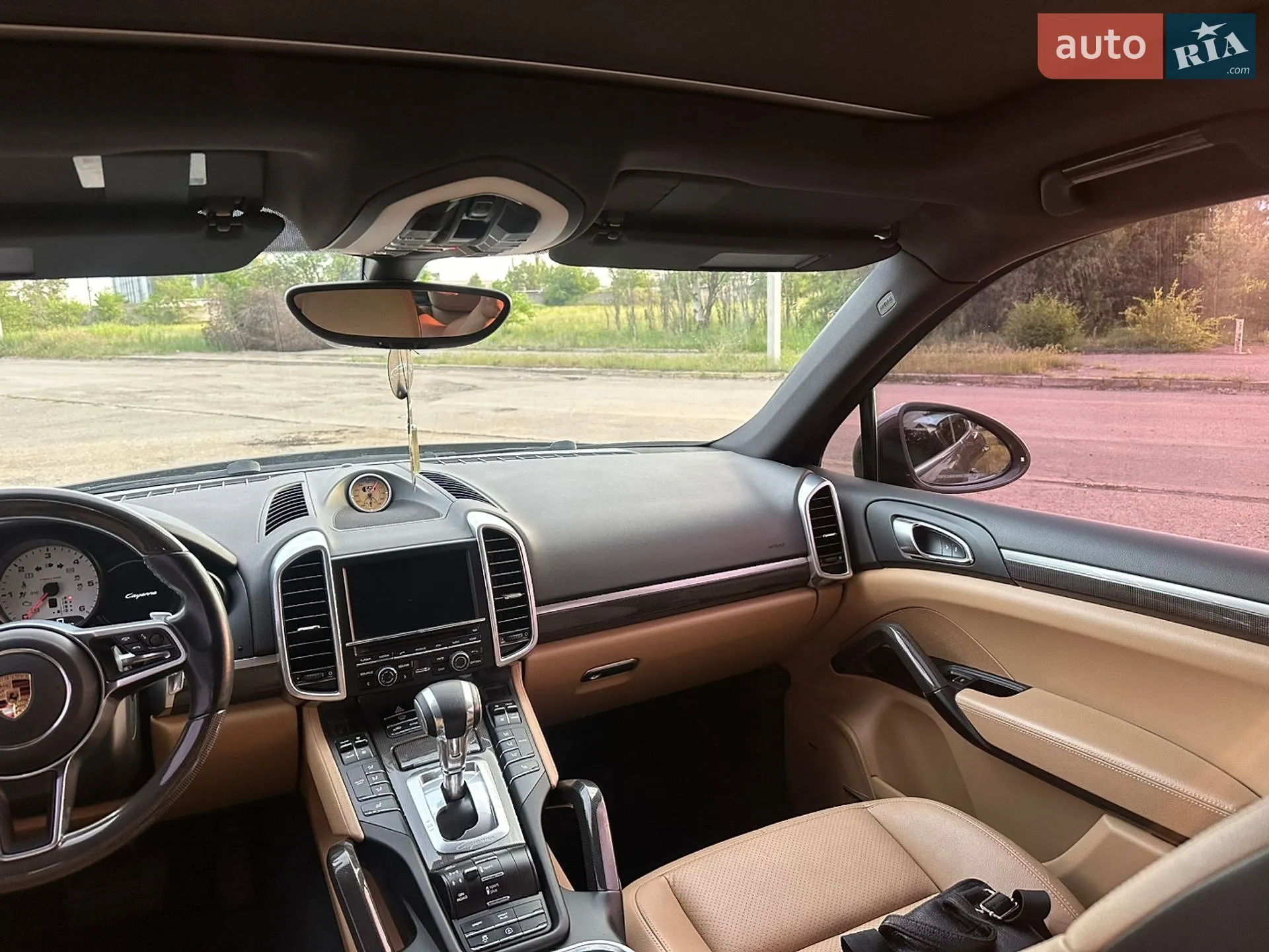 2016 Porsche Cayenne - мініатюра 19