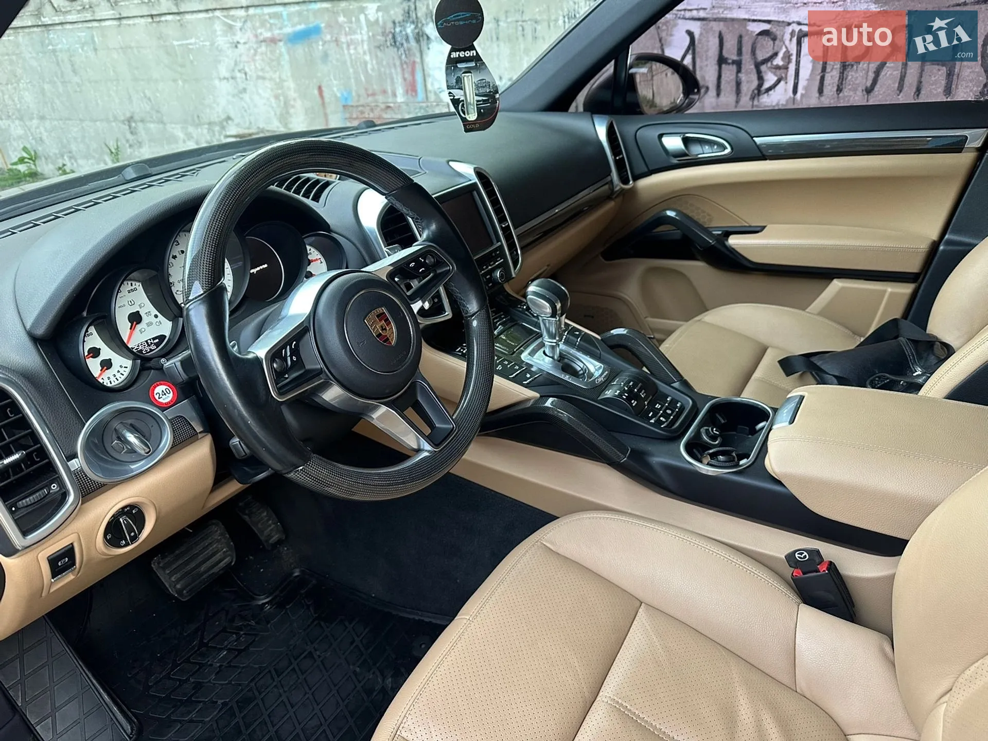 2016 Porsche Cayenne - мініатюра 48