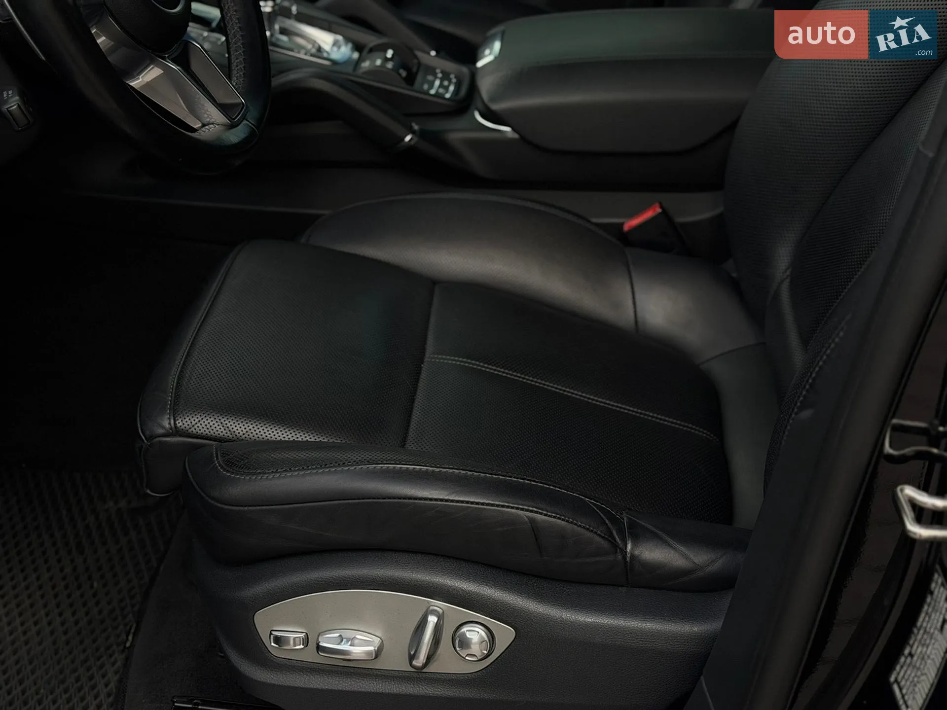 2016 Porsche Cayenne - мініатюра 20