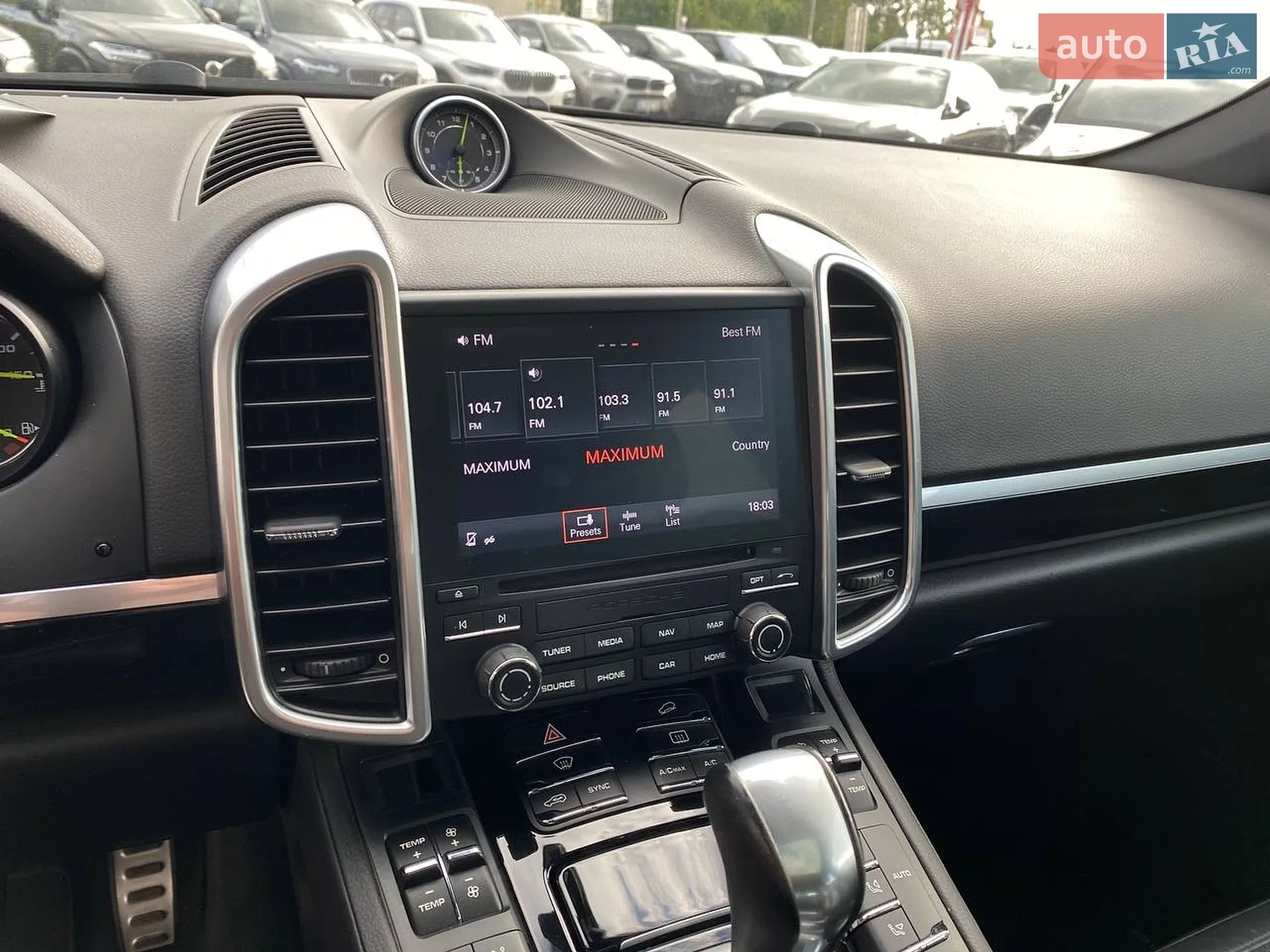 2016 Porsche Cayenne - мініатюра 16