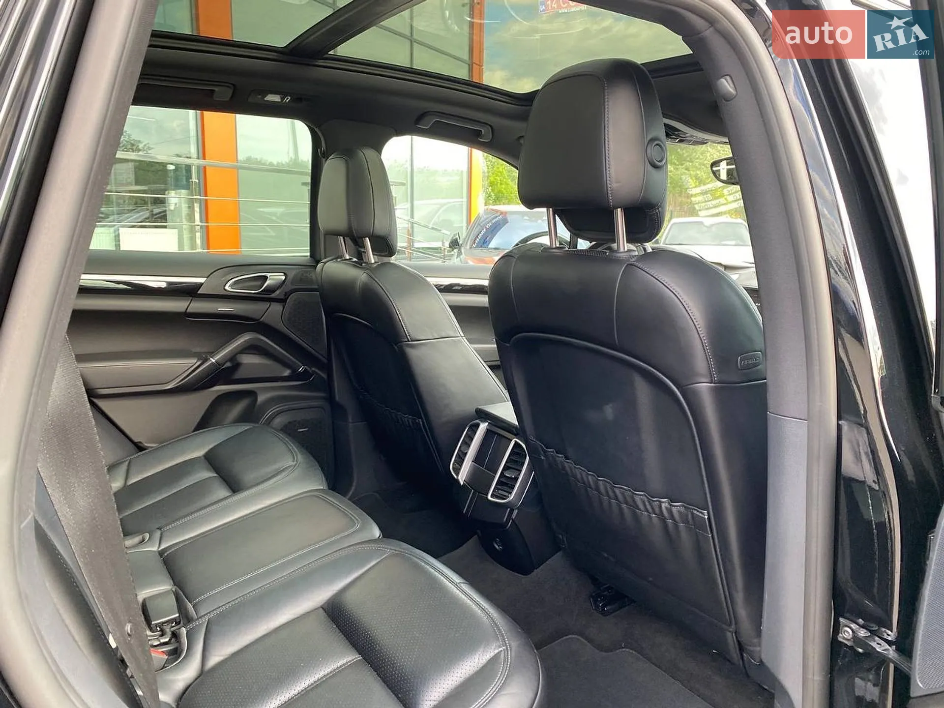 2016 Porsche Cayenne - мініатюра 24