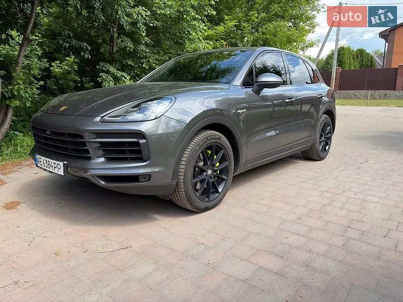 Porsche Cayenne 2021