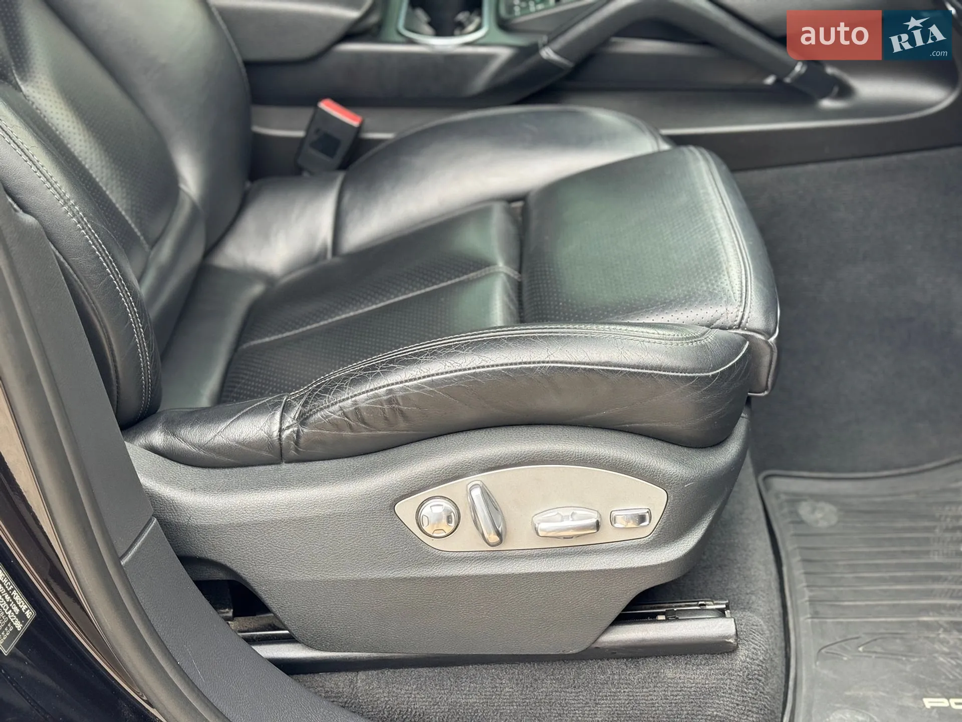 2011 Porsche Cayenne - мініатюра 19