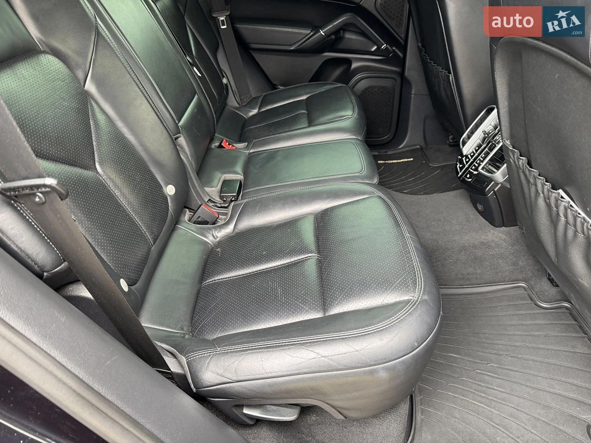 2011 Porsche Cayenne - мініатюра 24