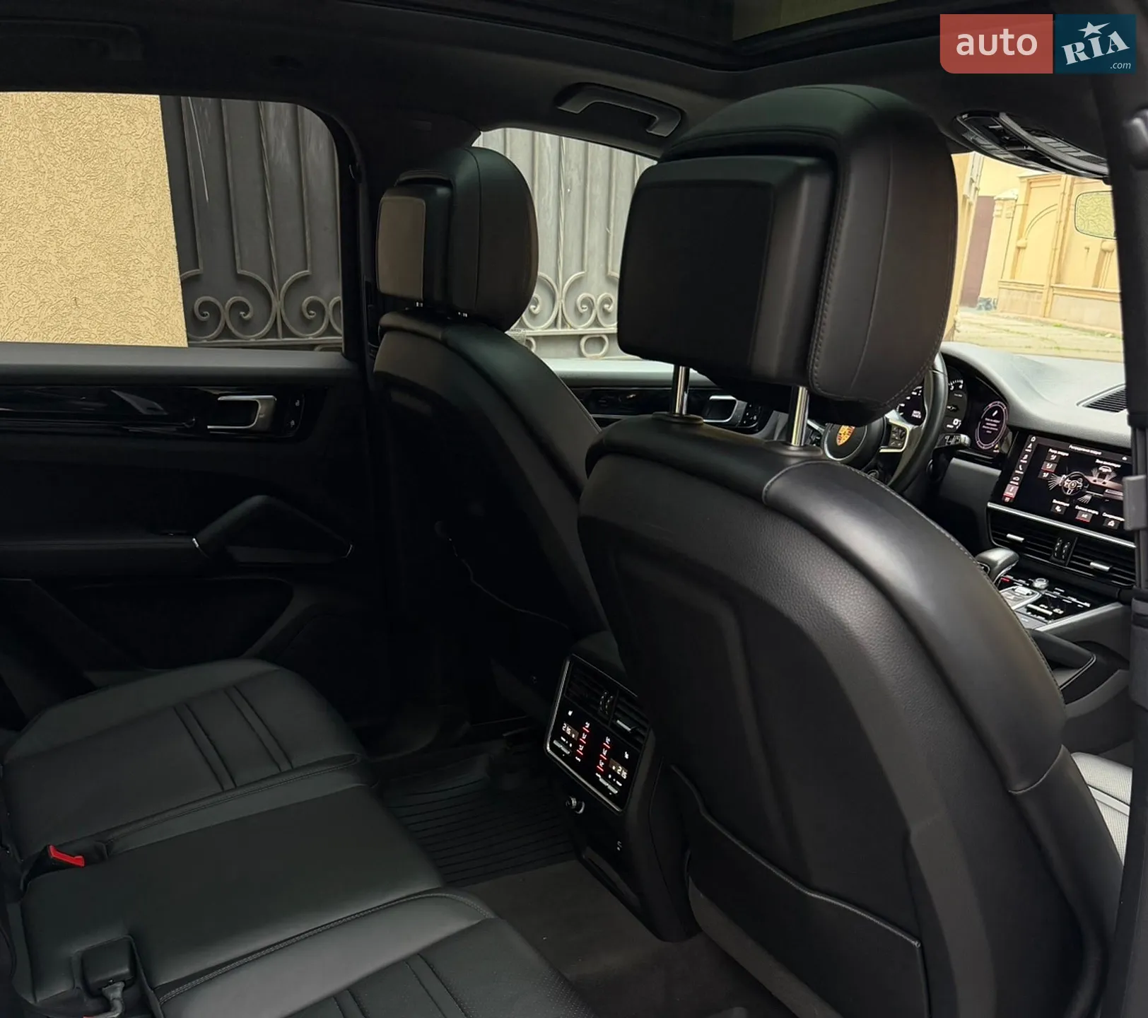 2020 Porsche Cayenne - мініатюра 28