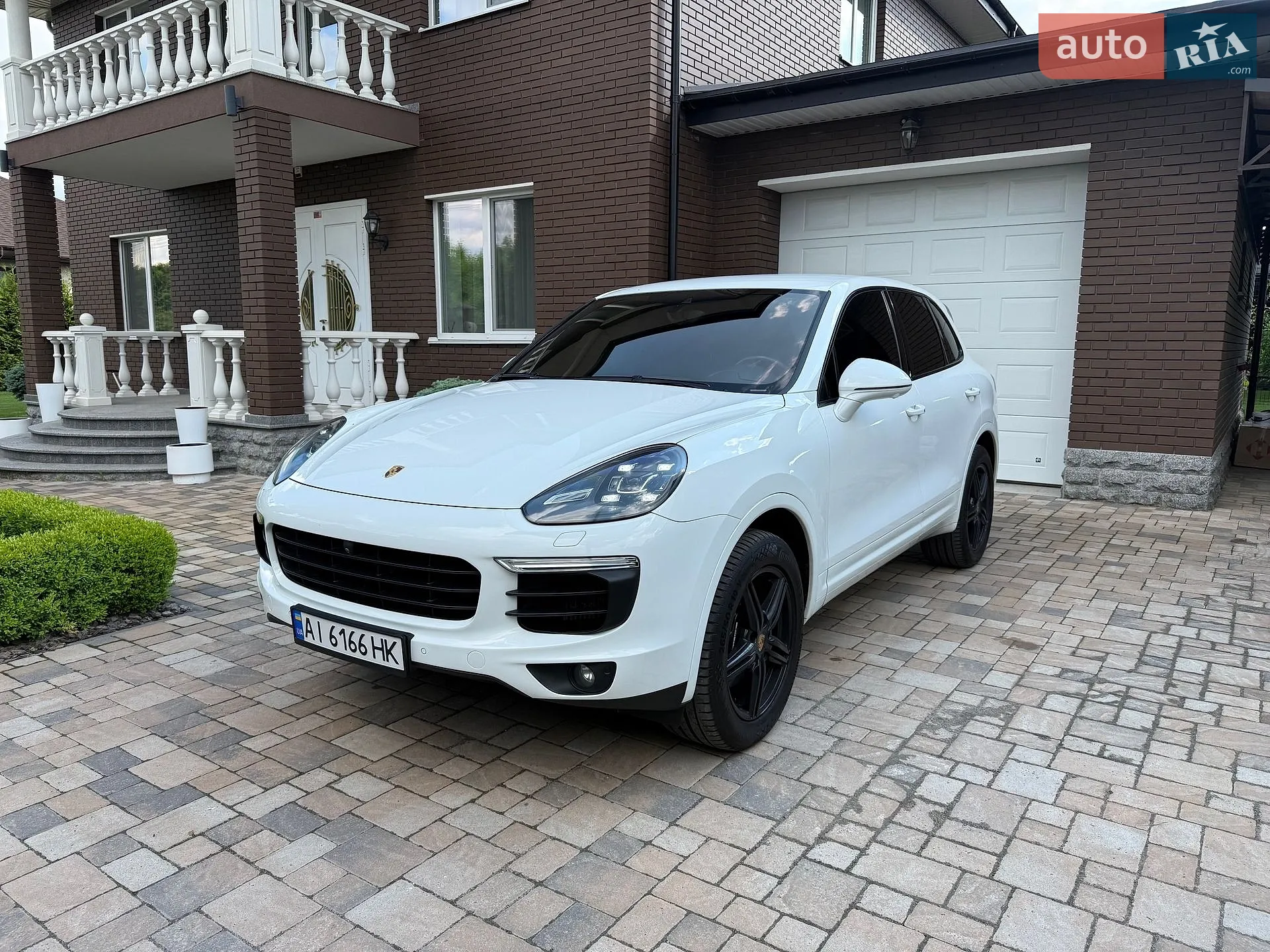 2016 Porsche Cayenne - мініатюра 3