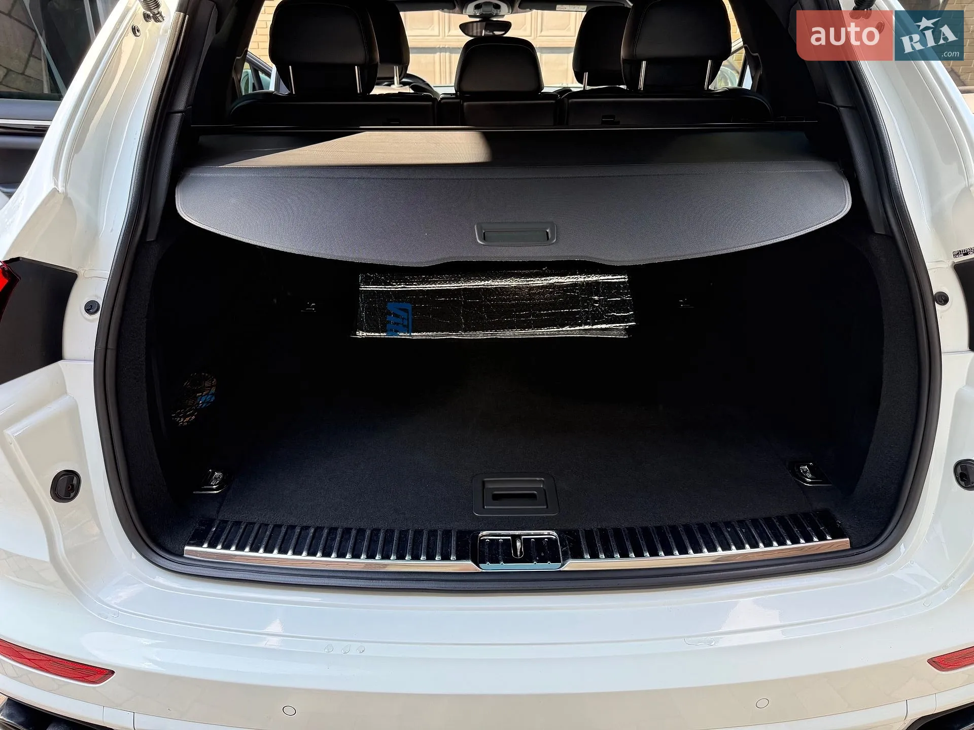 2016 Porsche Cayenne - мініатюра 28