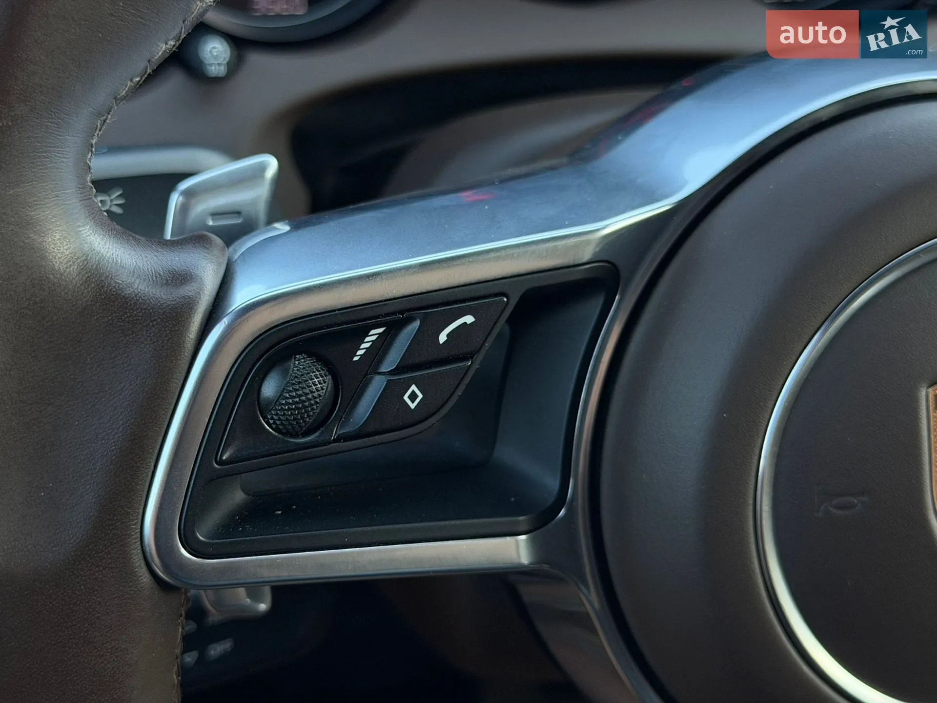 2016 Porsche Cayenne - мініатюра 31