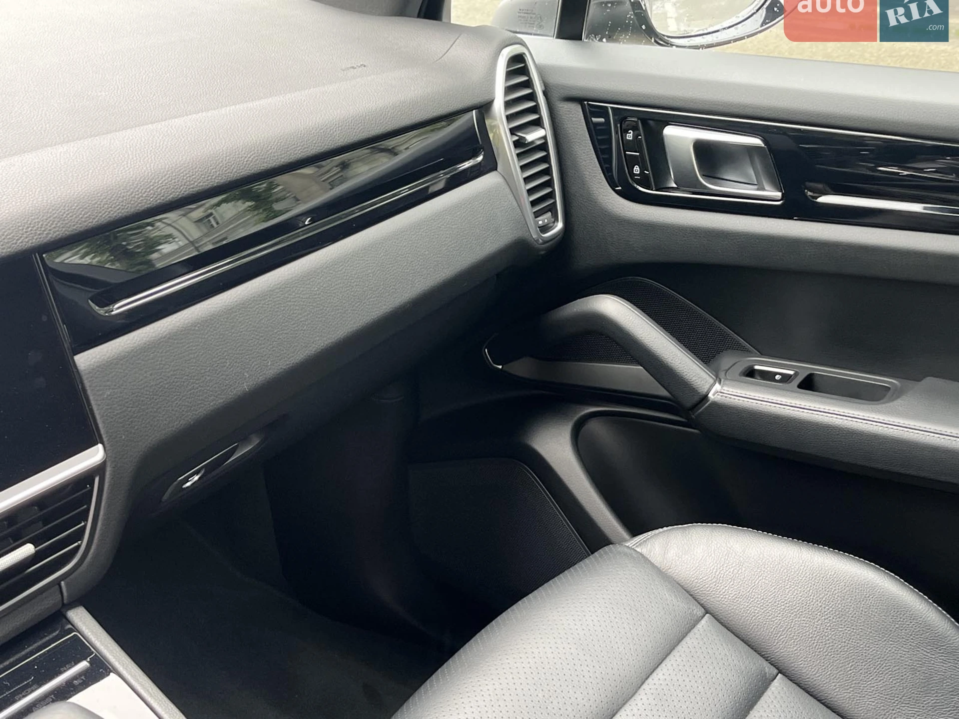 2020 Porsche Cayenne - мініатюра 32