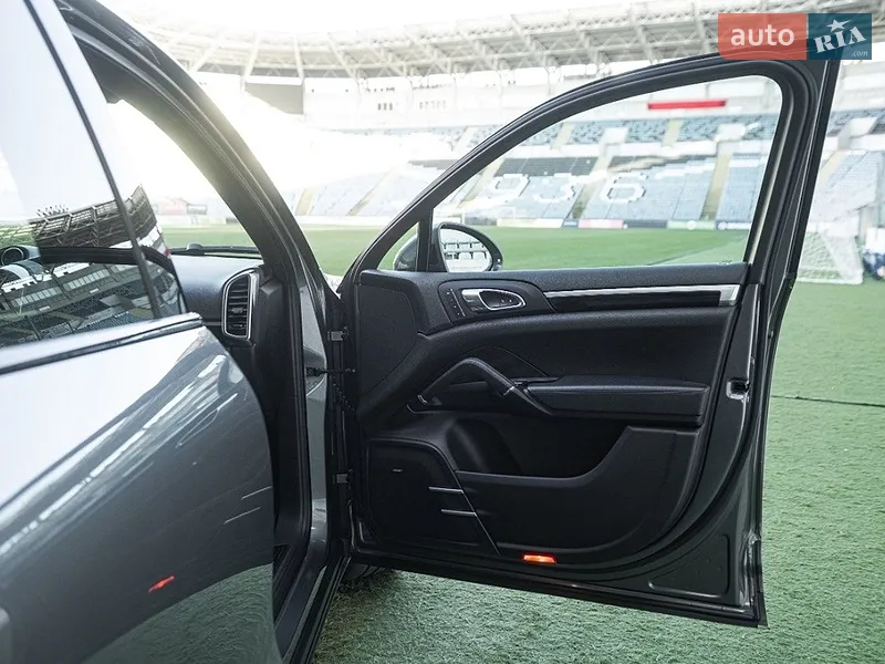 Porsche Cayenne 2016 VIN WP1AB2A25HLA50153 фото оголошення 14 з 97