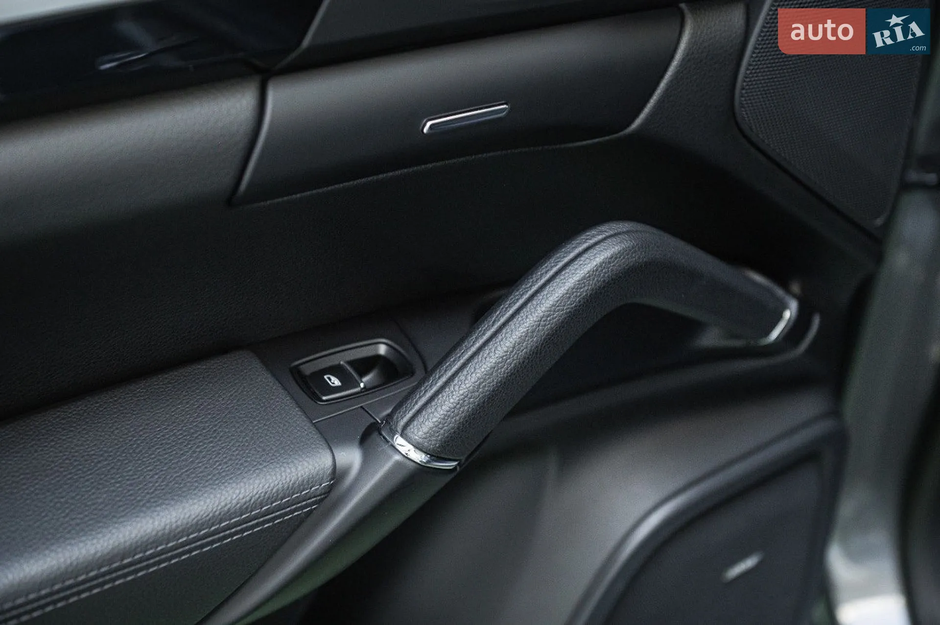 2016 Porsche Cayenne - мініатюра 24