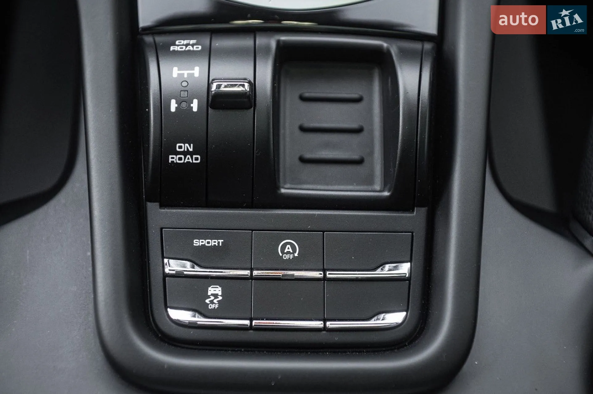2016 Porsche Cayenne - мініатюра 38