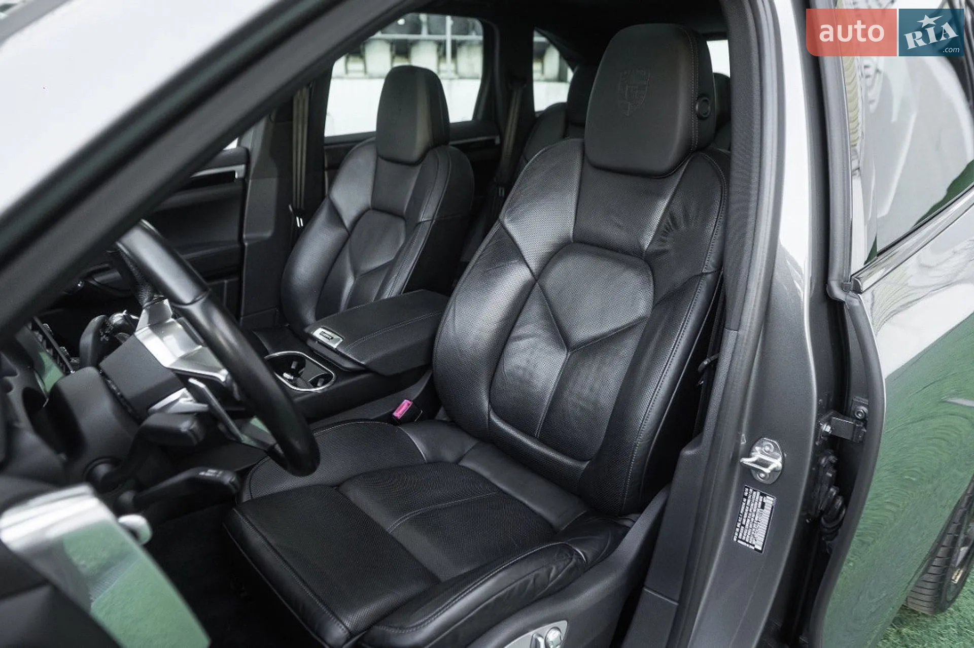 2016 Porsche Cayenne - мініатюра 43