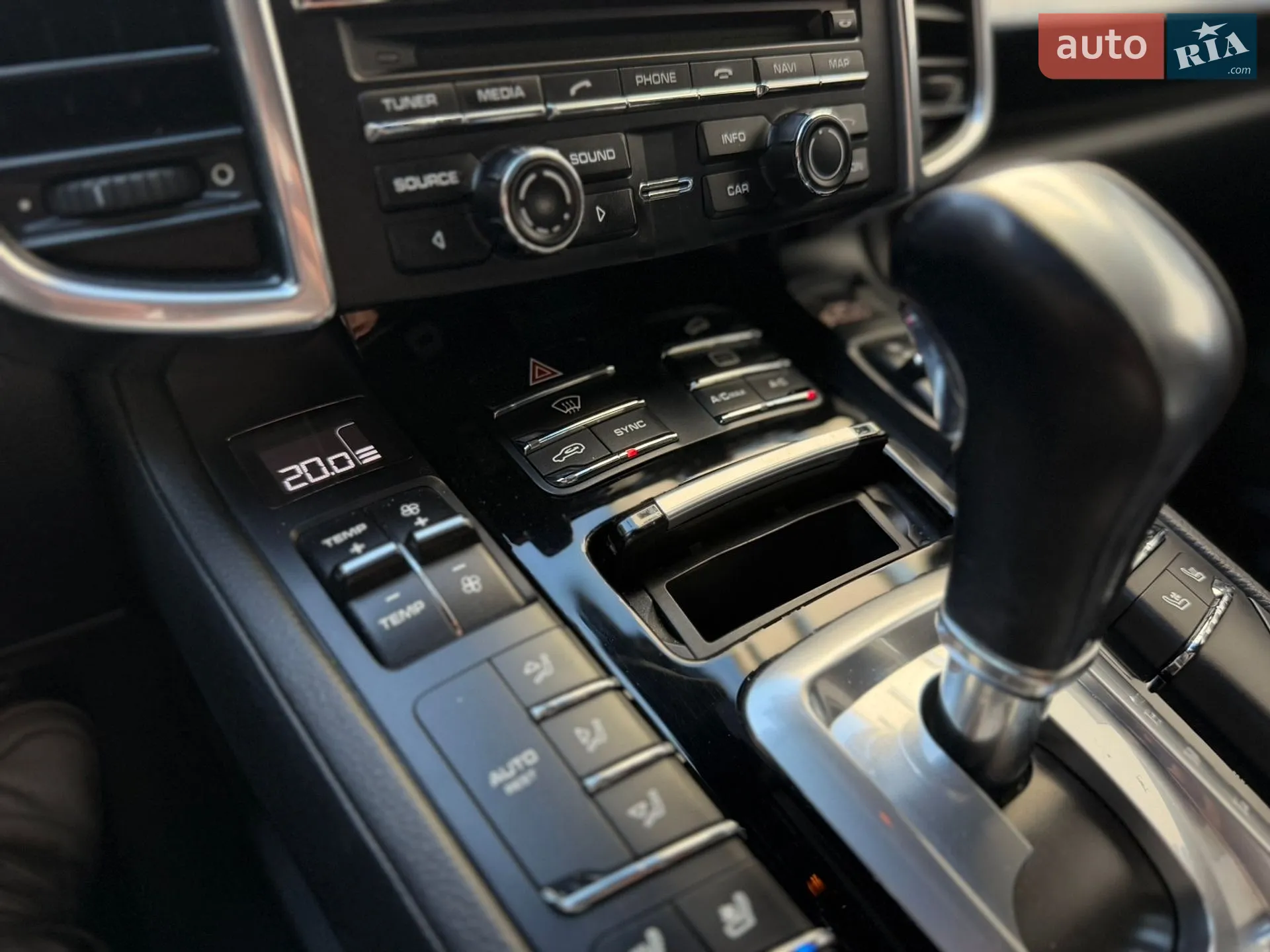 2015 Porsche Cayenne - мініатюра 54