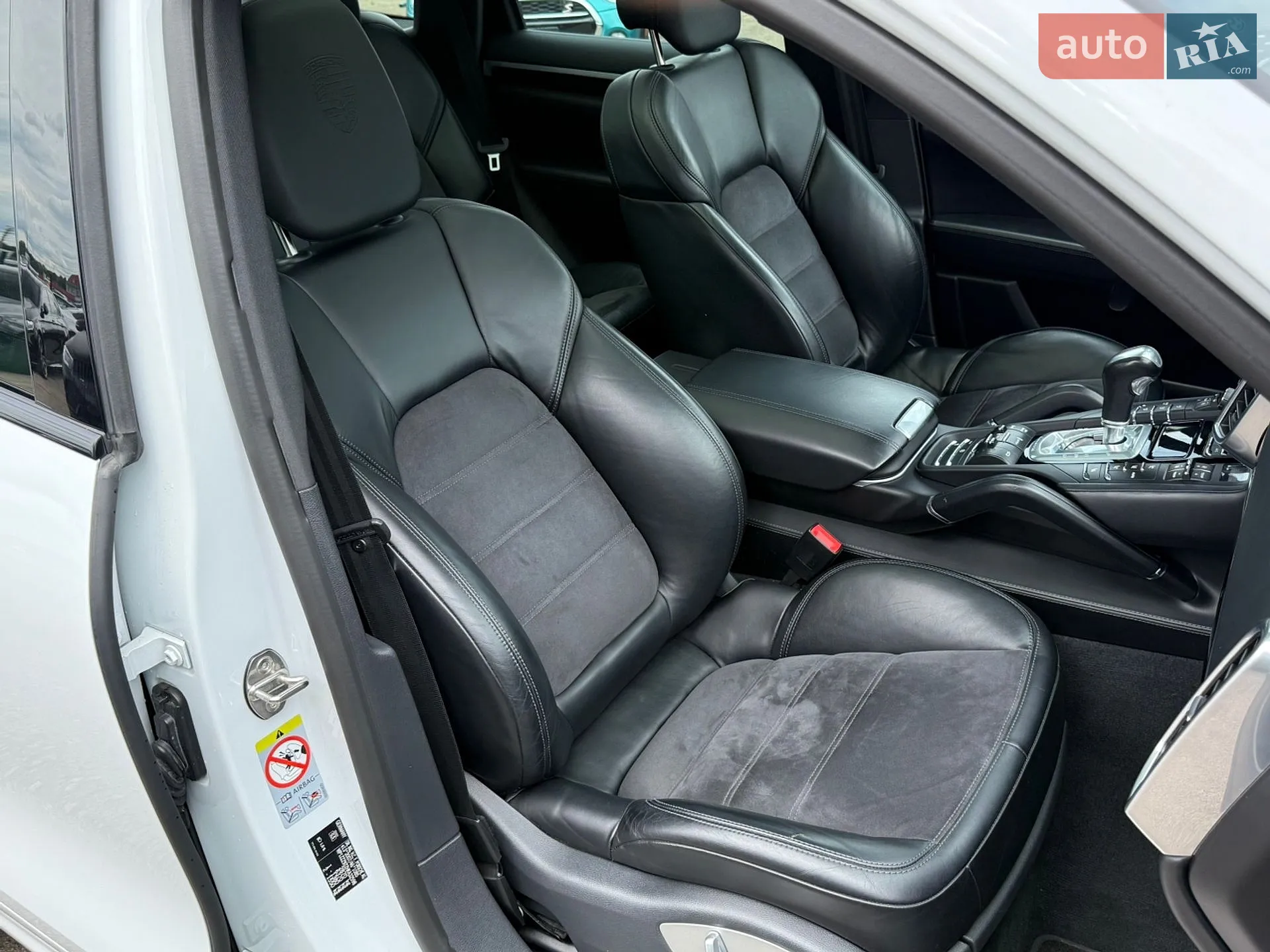 2017 Porsche Cayenne - мініатюра 31