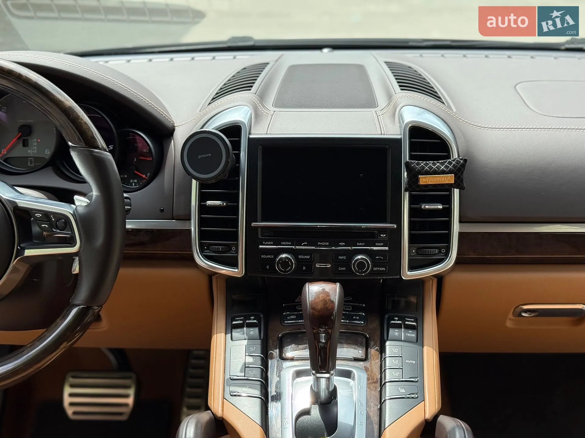 2016 Porsche Cayenne - мініатюра 23