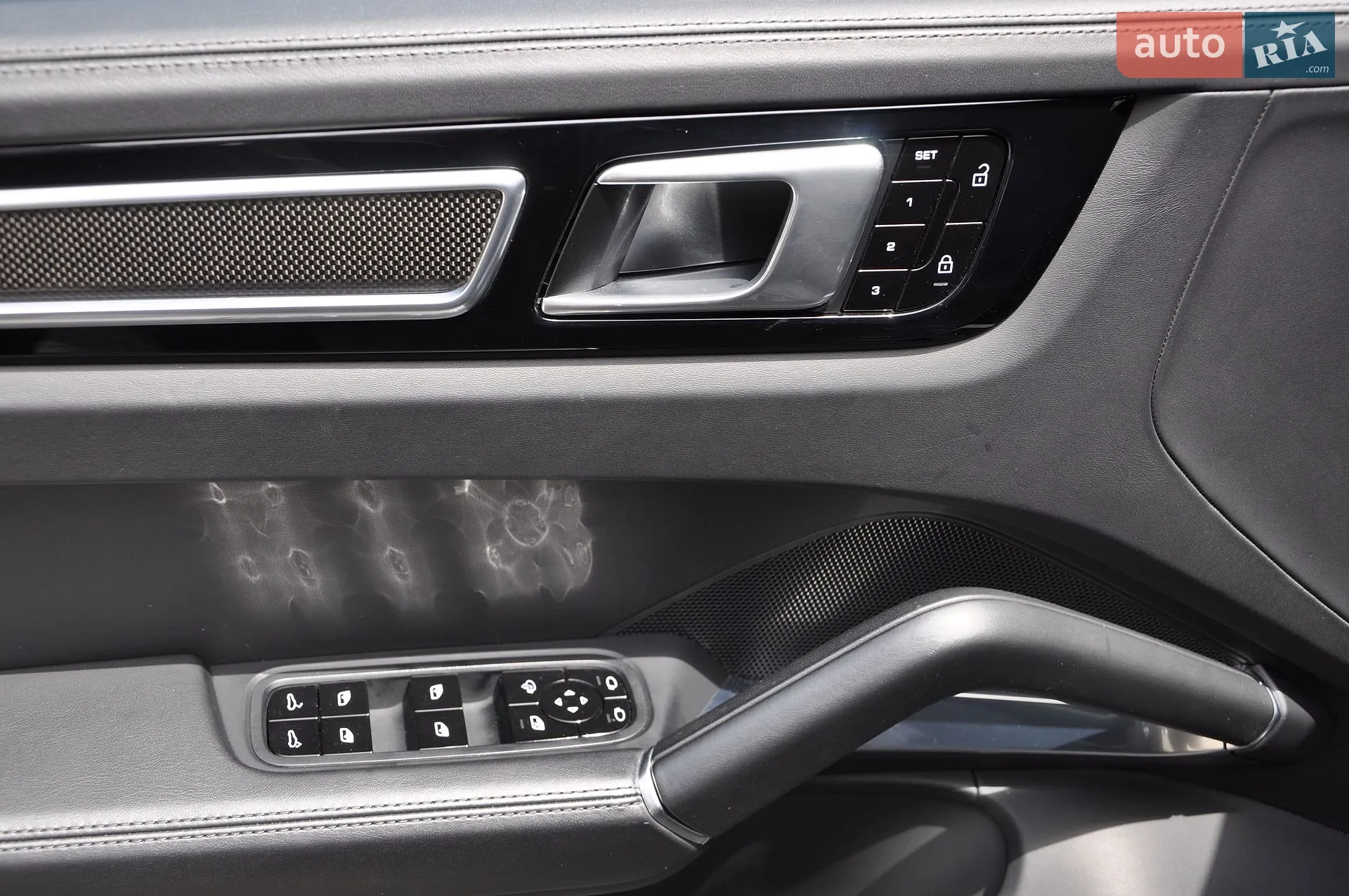 2019 Porsche Cayenne - мініатюра 35