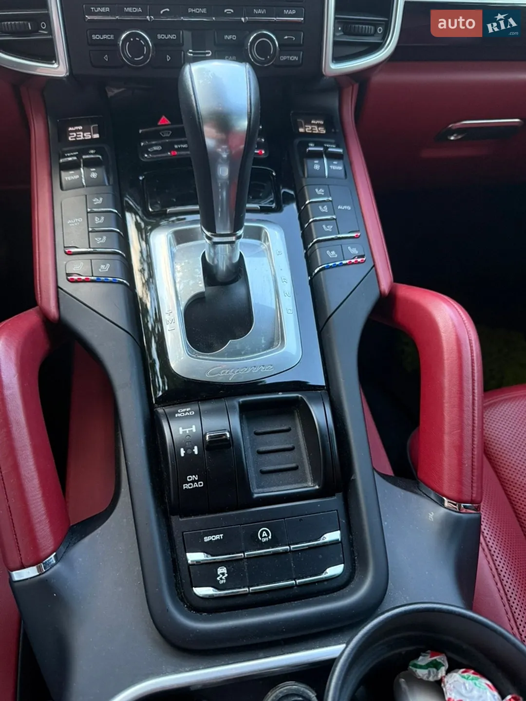 2016 Porsche Cayenne - мініатюра 27