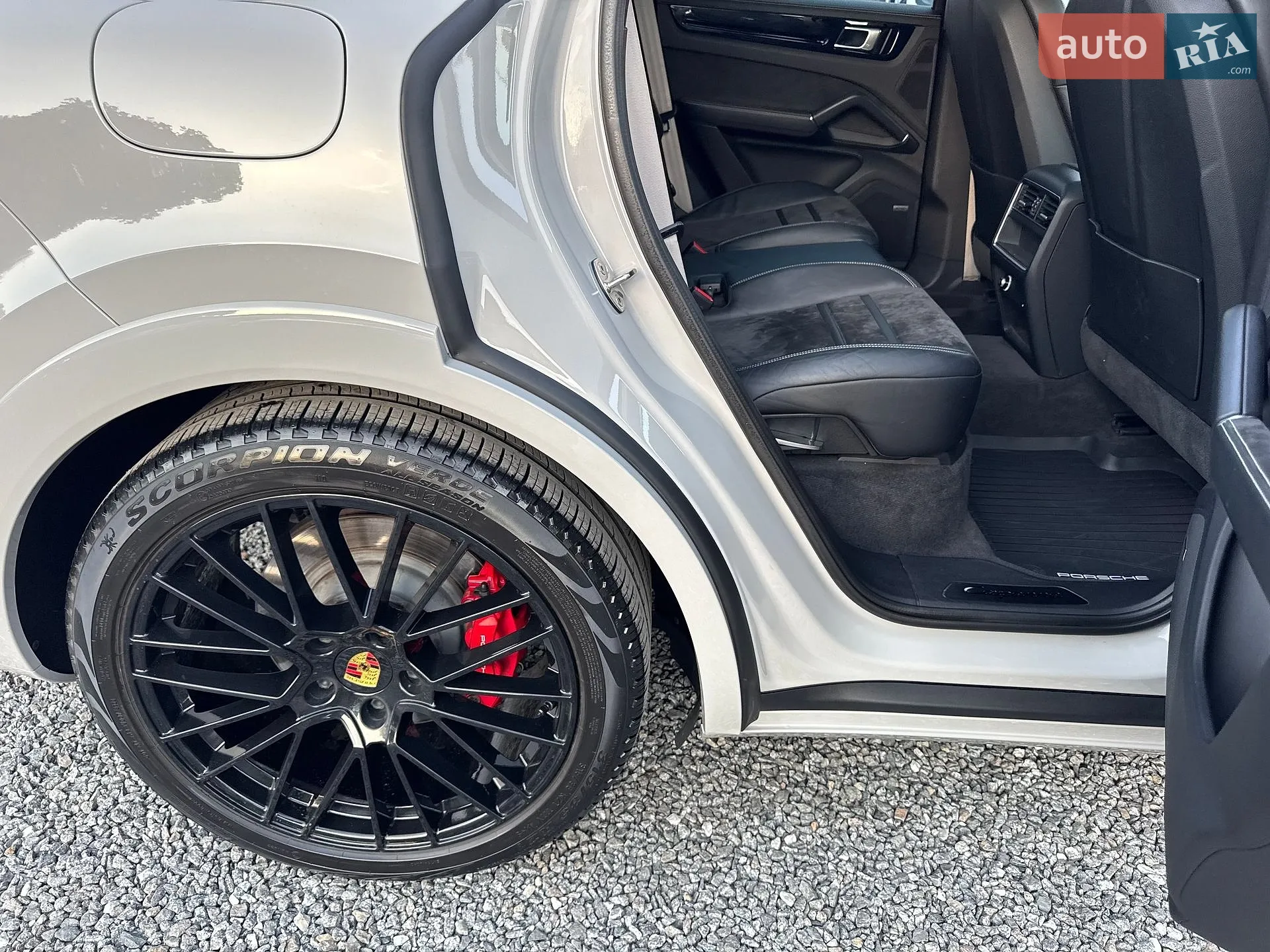 2021 Porsche Cayenne - мініатюра 24