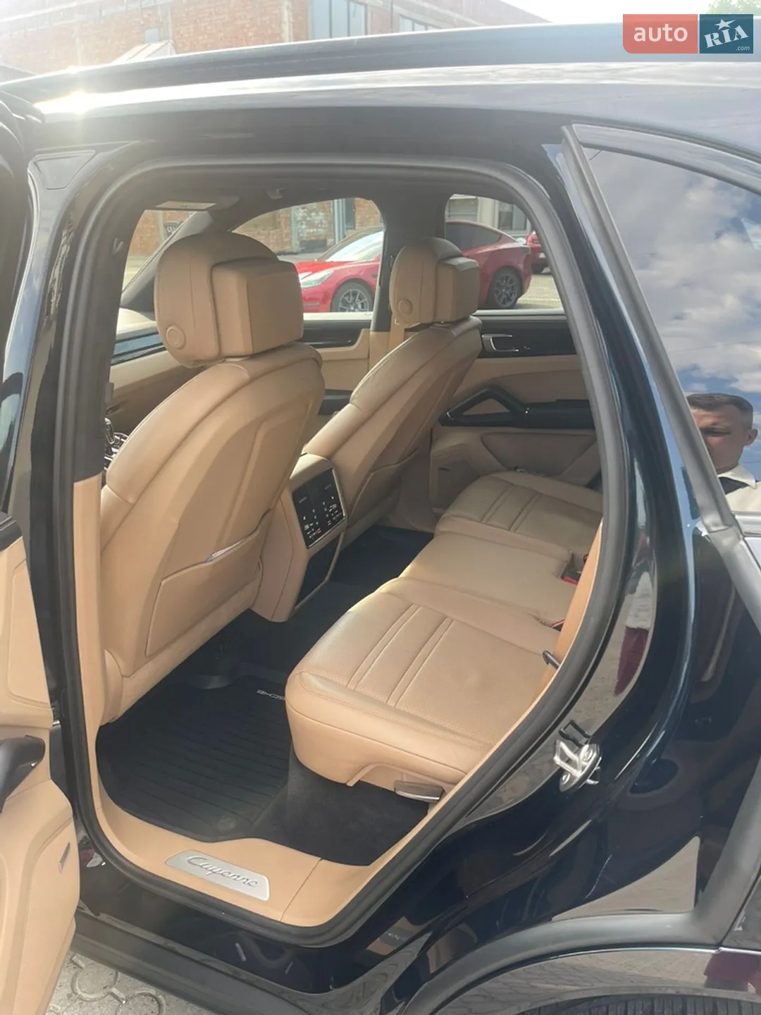 2019 Porsche Cayenne - мініатюра 8