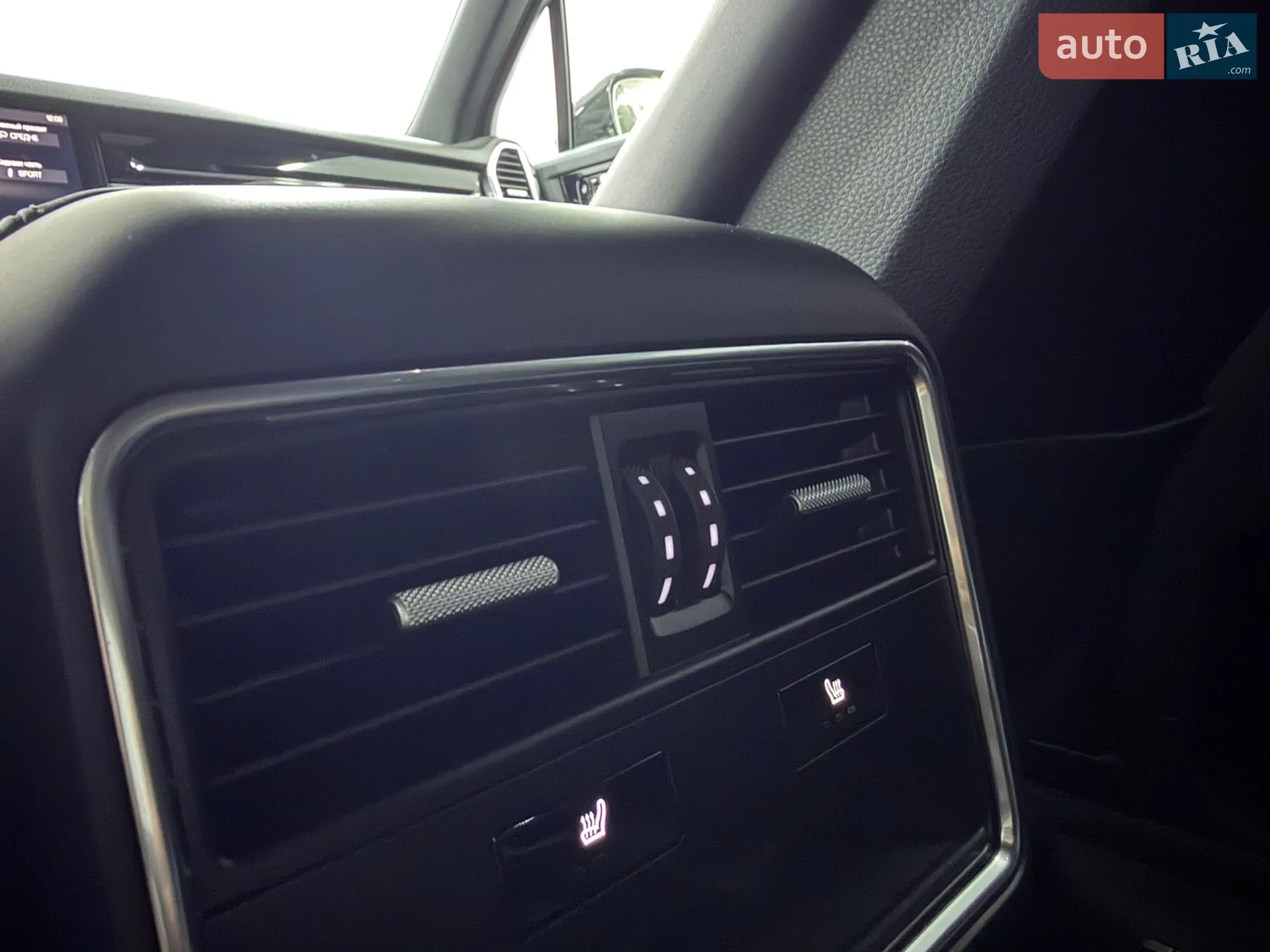 2019 Porsche Cayenne - мініатюра 23