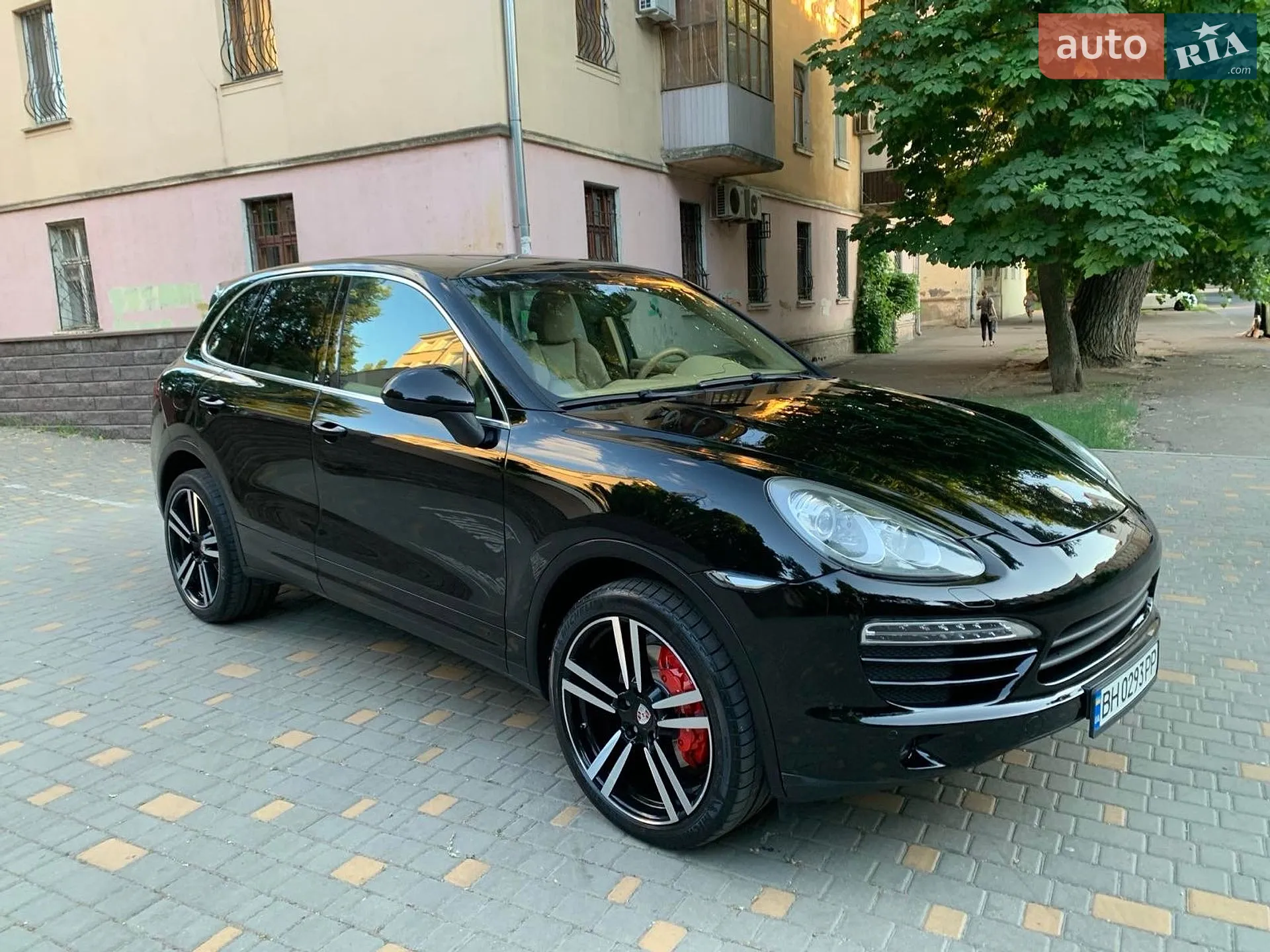 2011 Porsche Cayenne - мініатюра 2