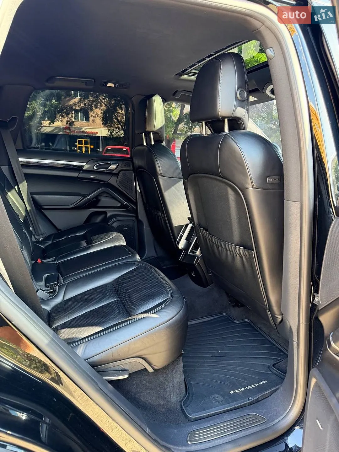 2016 Porsche Cayenne - мініатюра 29