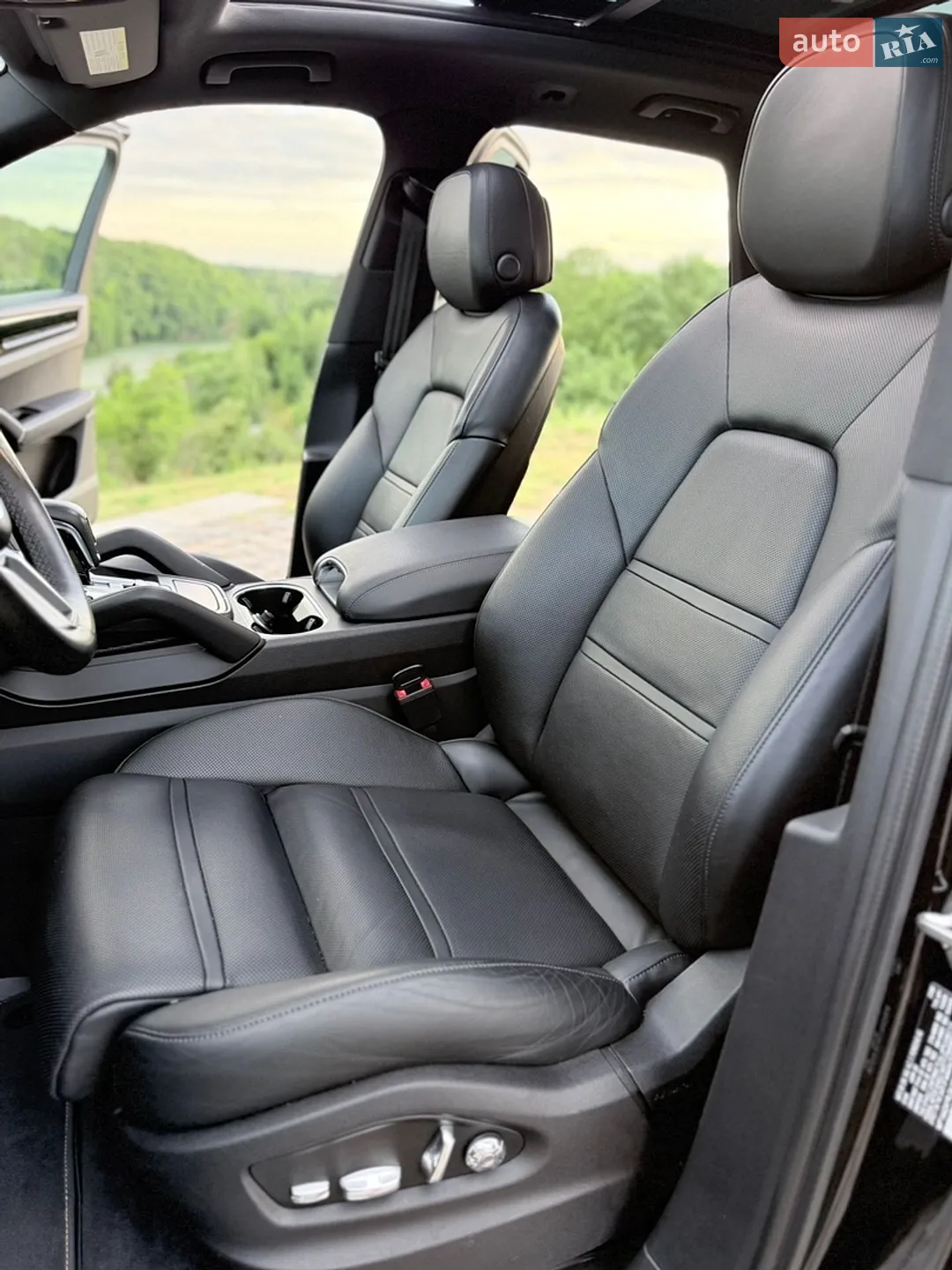 2020 Porsche Cayenne - мініатюра 39