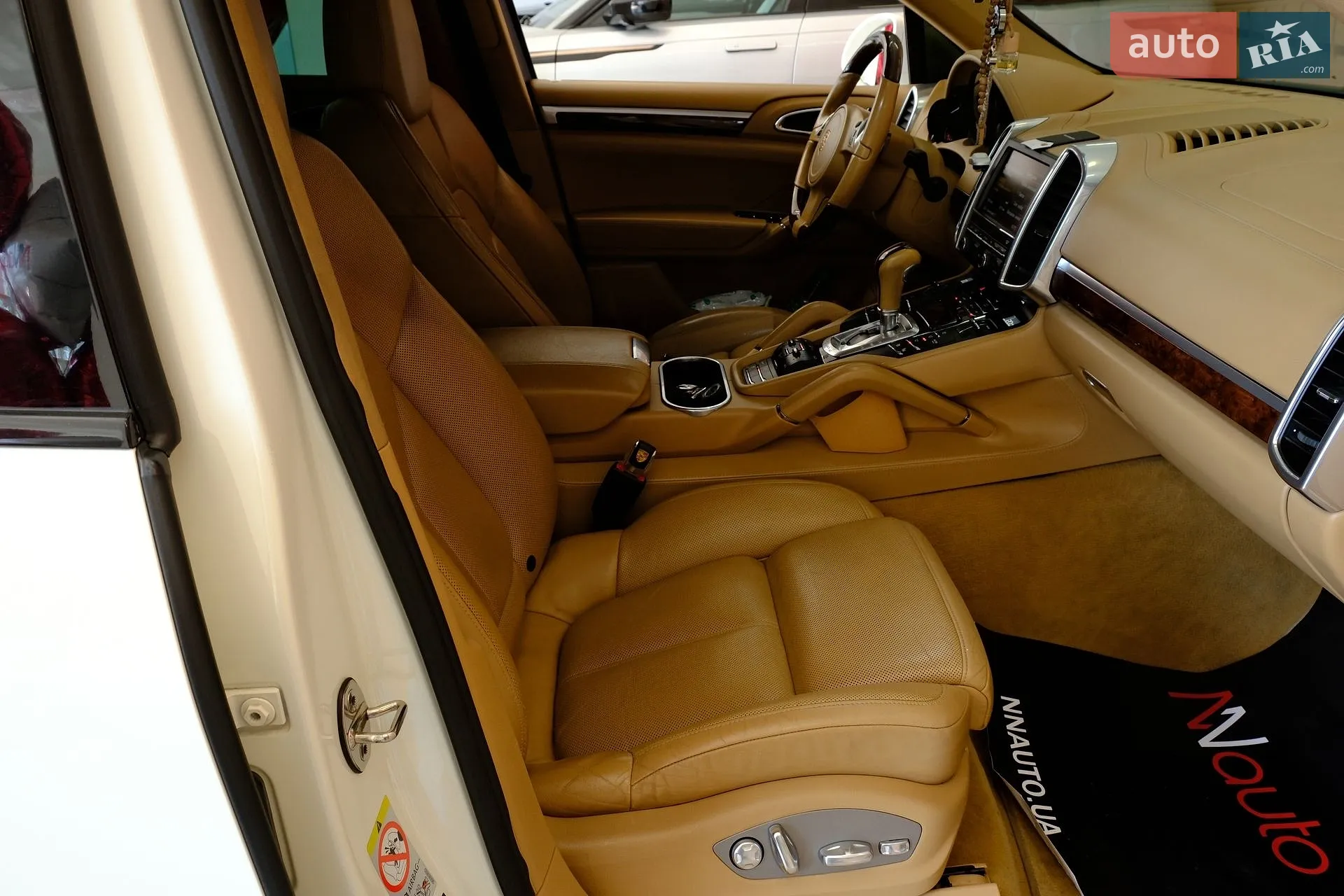 2011 Porsche Cayenne - мініатюра 29