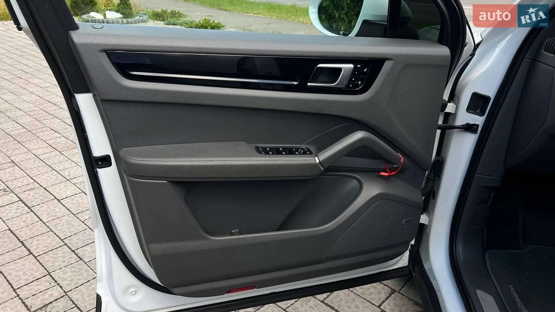 2018 Porsche Cayenne - мініатюра 25