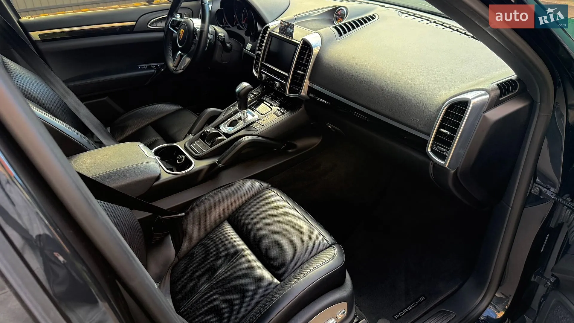 2015 Porsche Cayenne - мініатюра 23