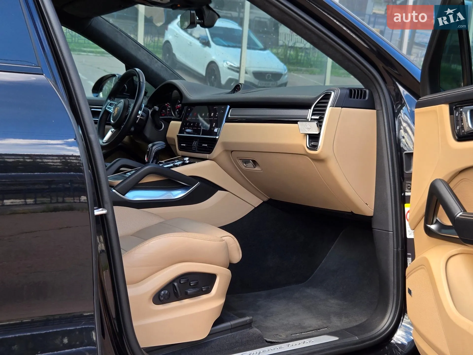2021 Porsche Cayenne - мініатюра 24
