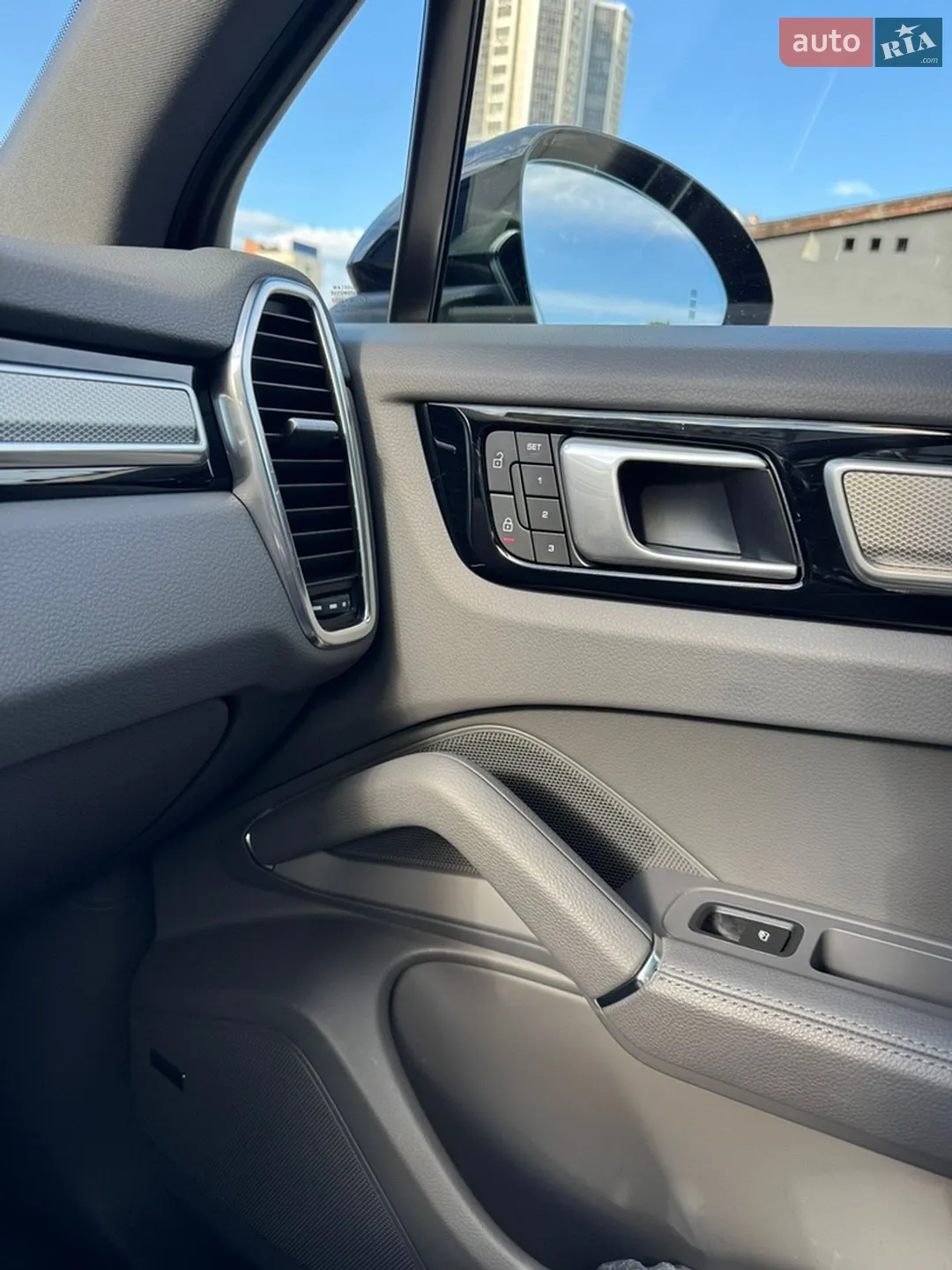 2021 Porsche Cayenne - мініатюра 16