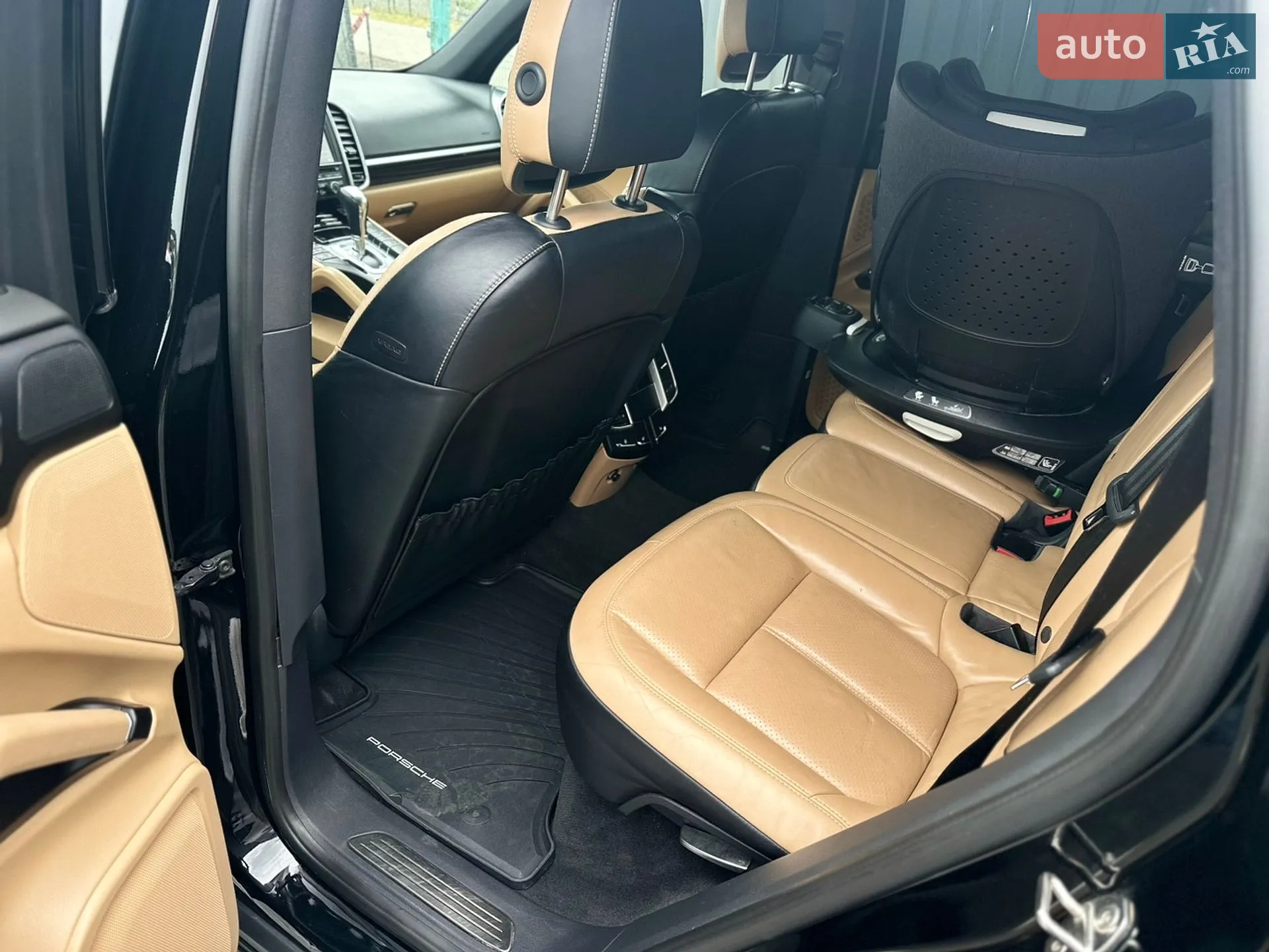2015 Porsche Cayenne - мініатюра 26