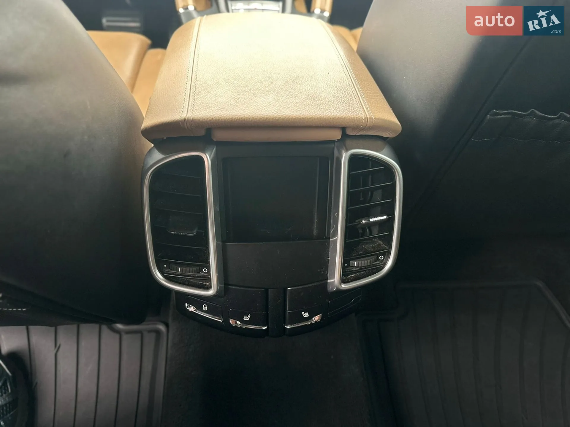 2015 Porsche Cayenne - мініатюра 31