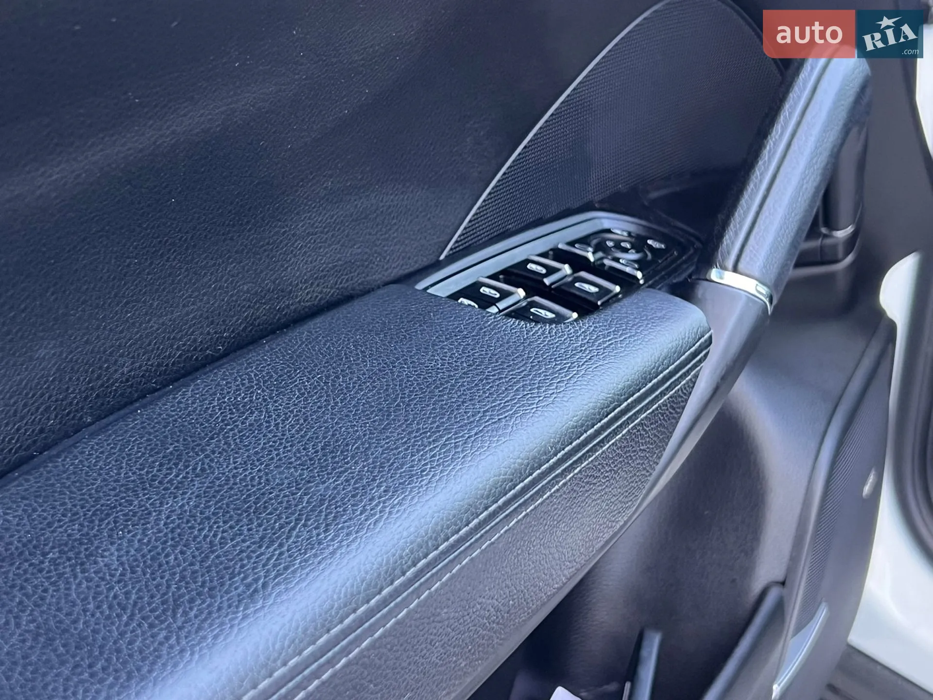 2016 Porsche Cayenne - мініатюра 27