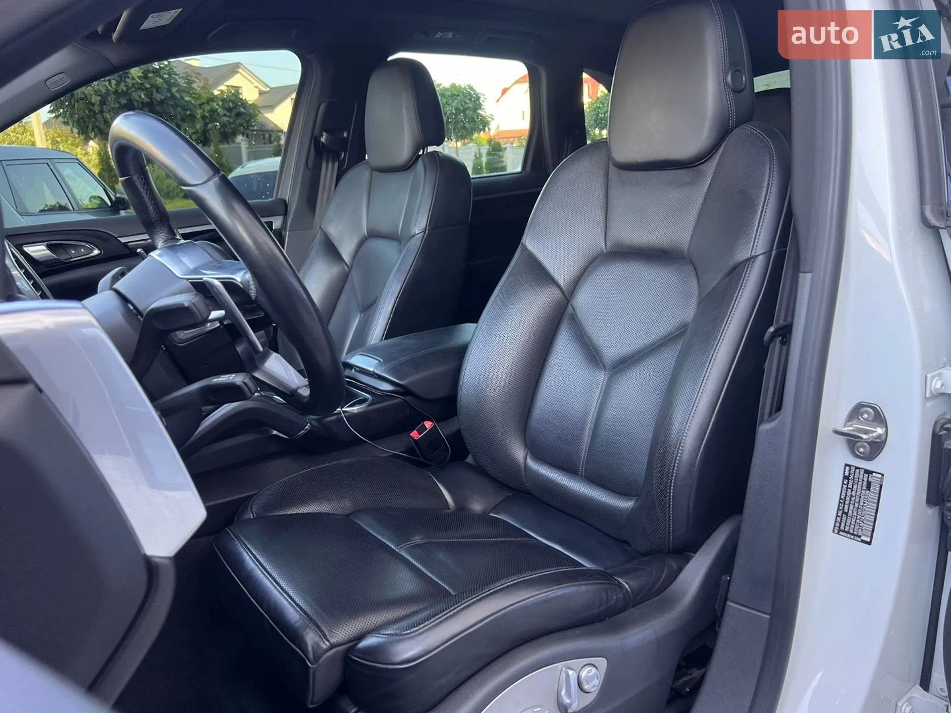 2016 Porsche Cayenne - мініатюра 32