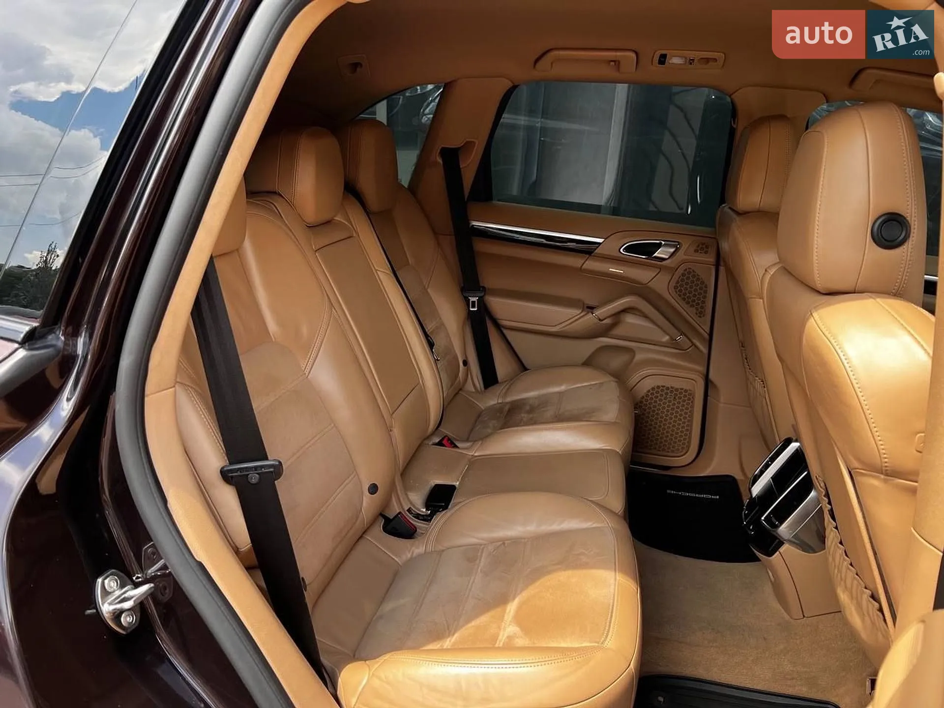 2016 Porsche Cayenne - мініатюра 23