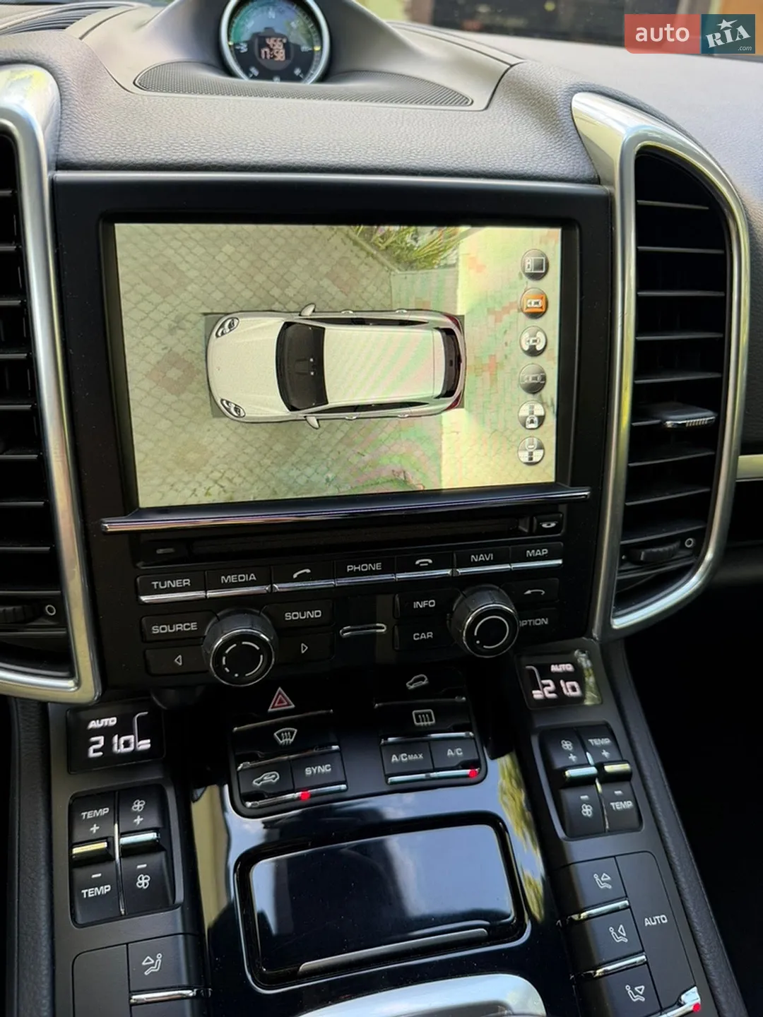 2016 Porsche Cayenne - мініатюра 34