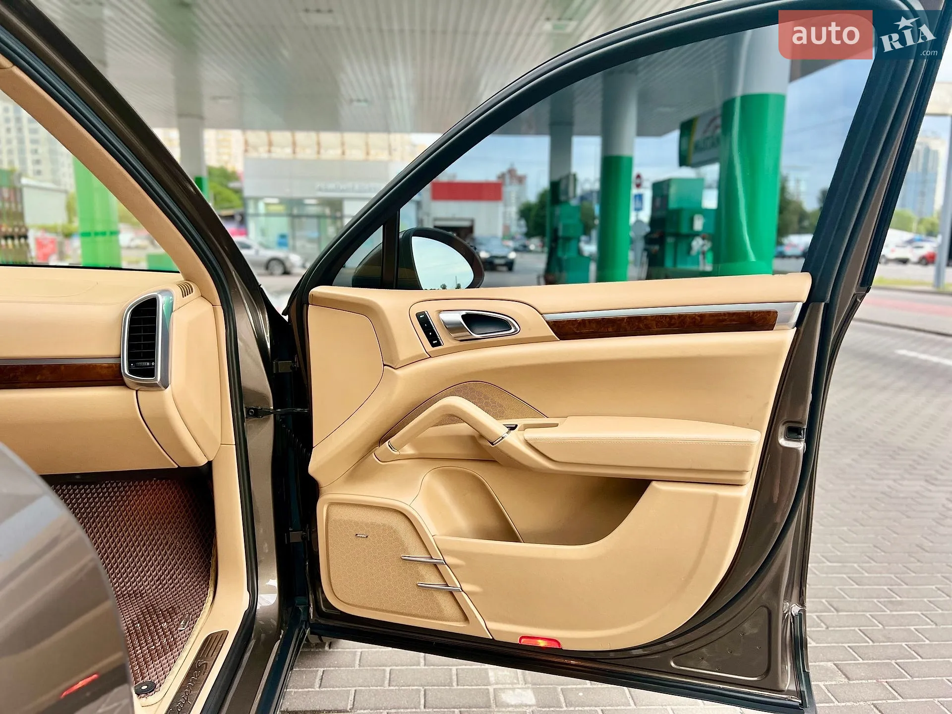 2011 Porsche Cayenne - мініатюра 29