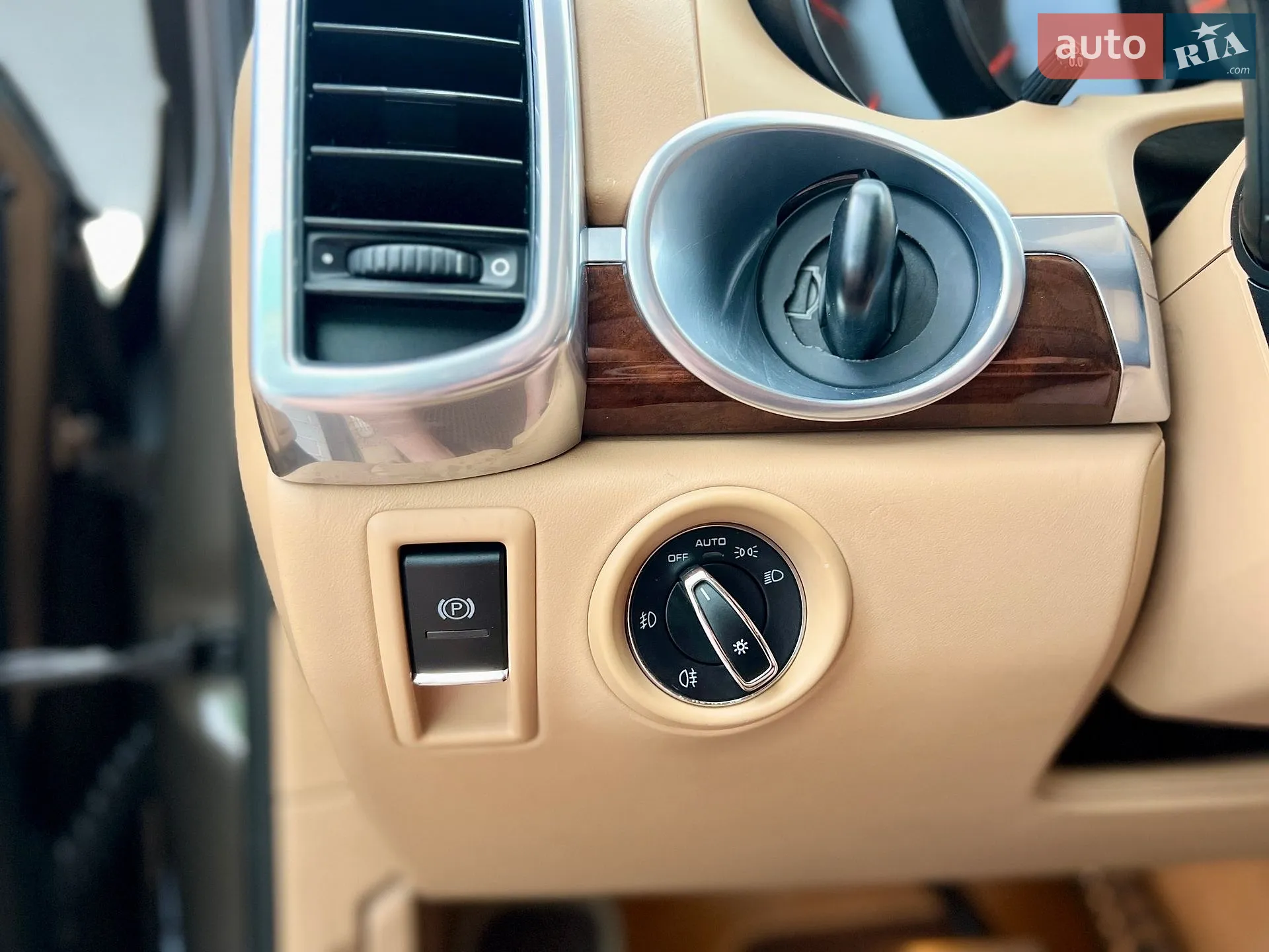 2011 Porsche Cayenne - мініатюра 38