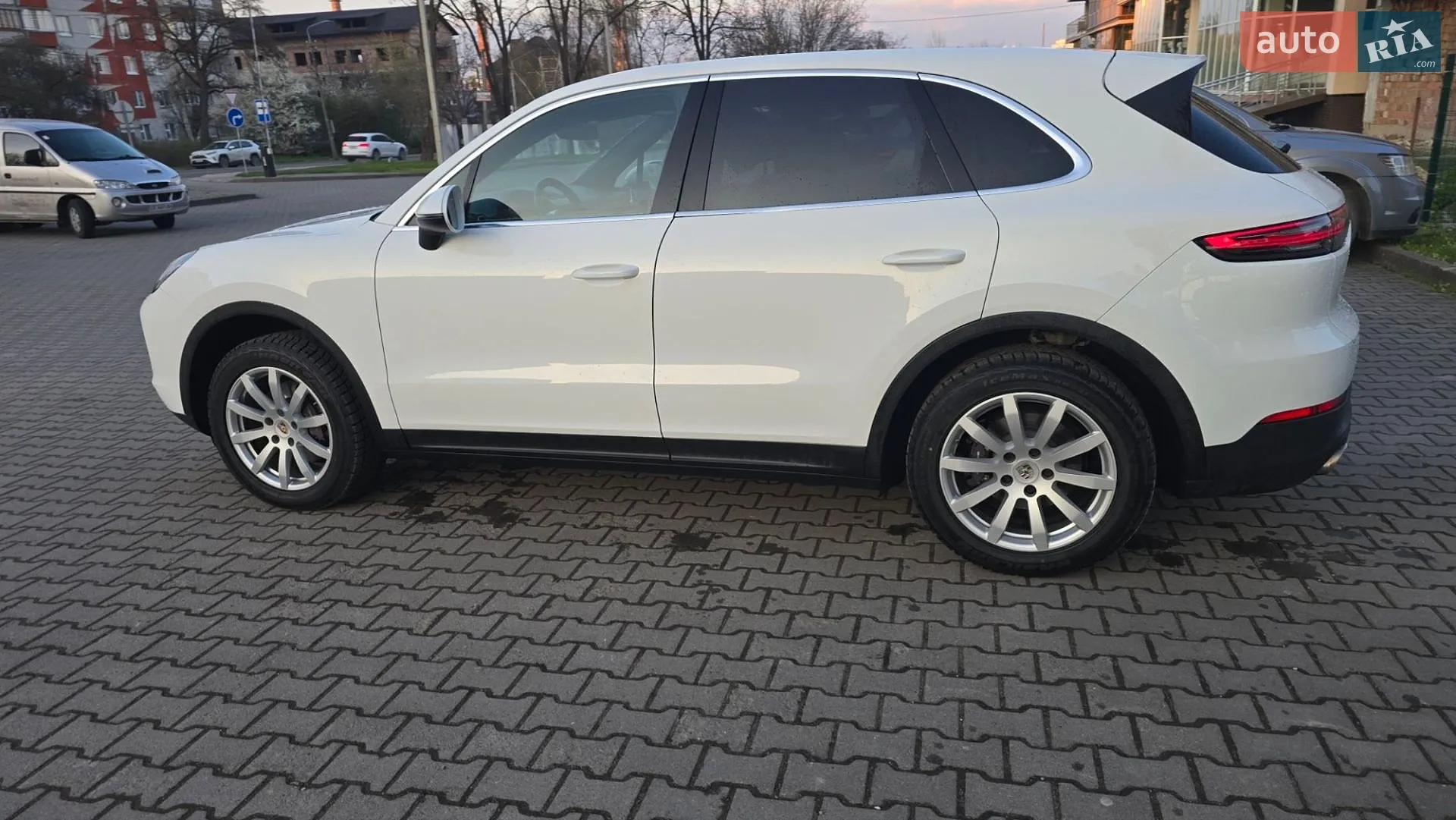 2019 Porsche Cayenne - мініатюра 9