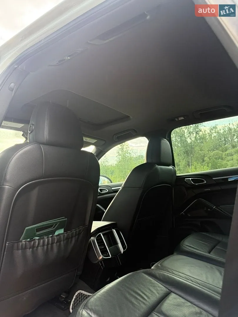 2012 Porsche Cayenne - мініатюра 18