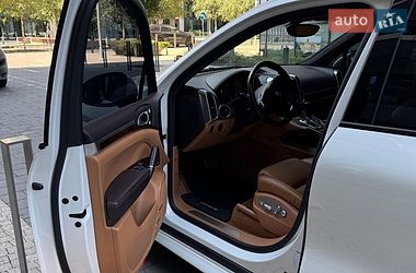 Внедорожник / Кроссовер Porsche Cayenne 2013 в Киеве